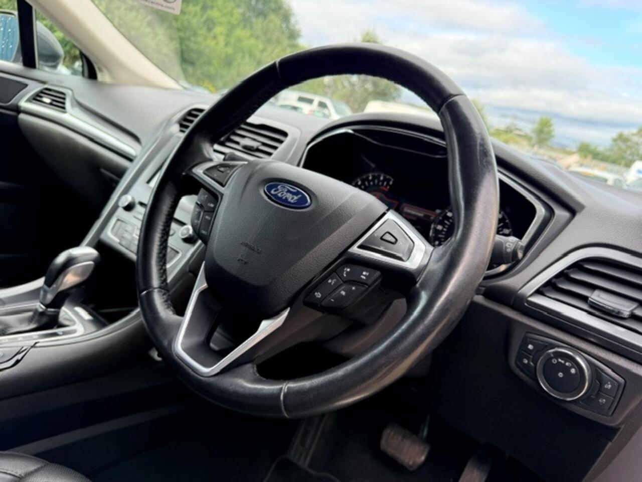 Ford Mondeo view 18