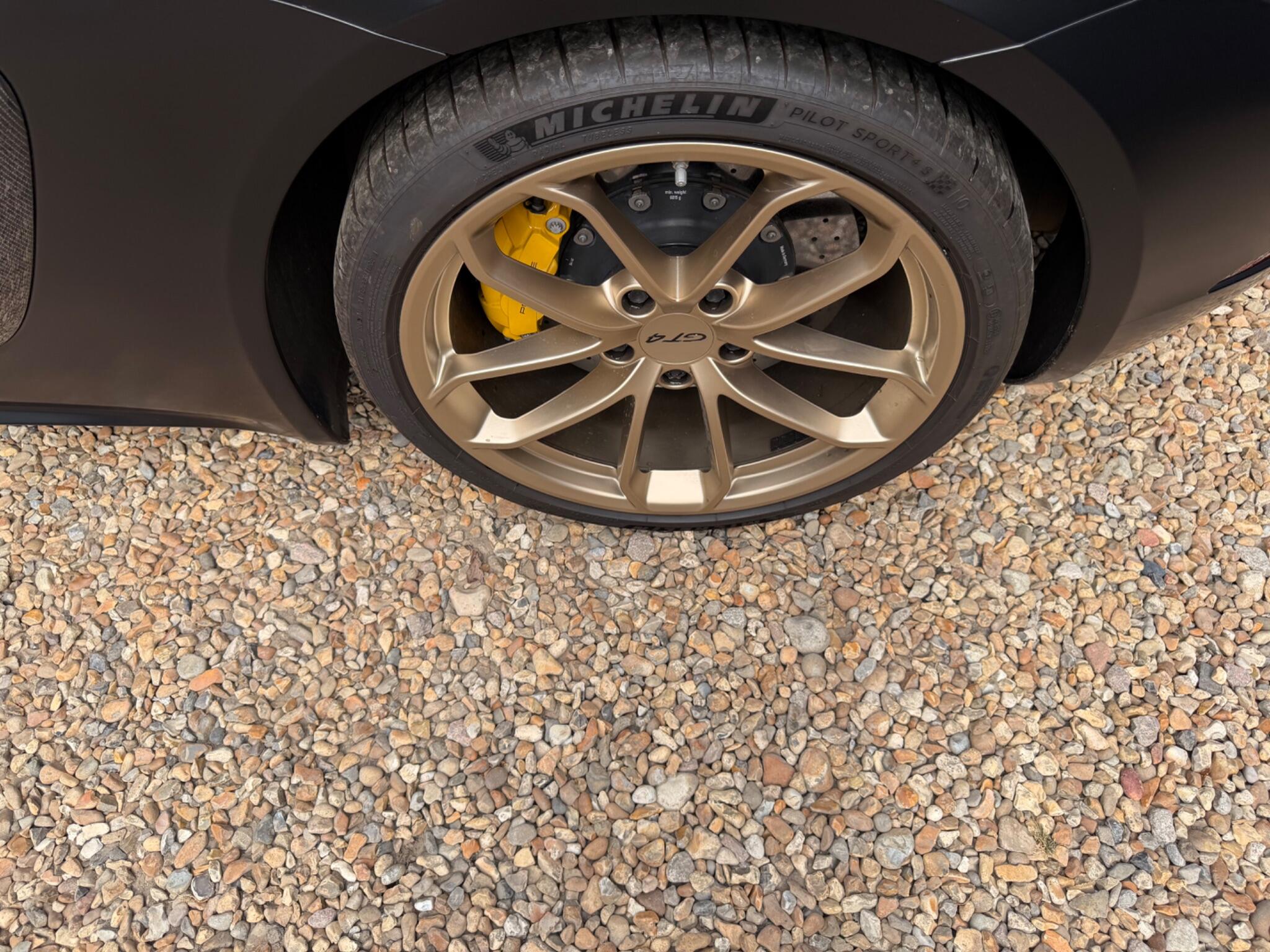 Porsche Cayman view 22