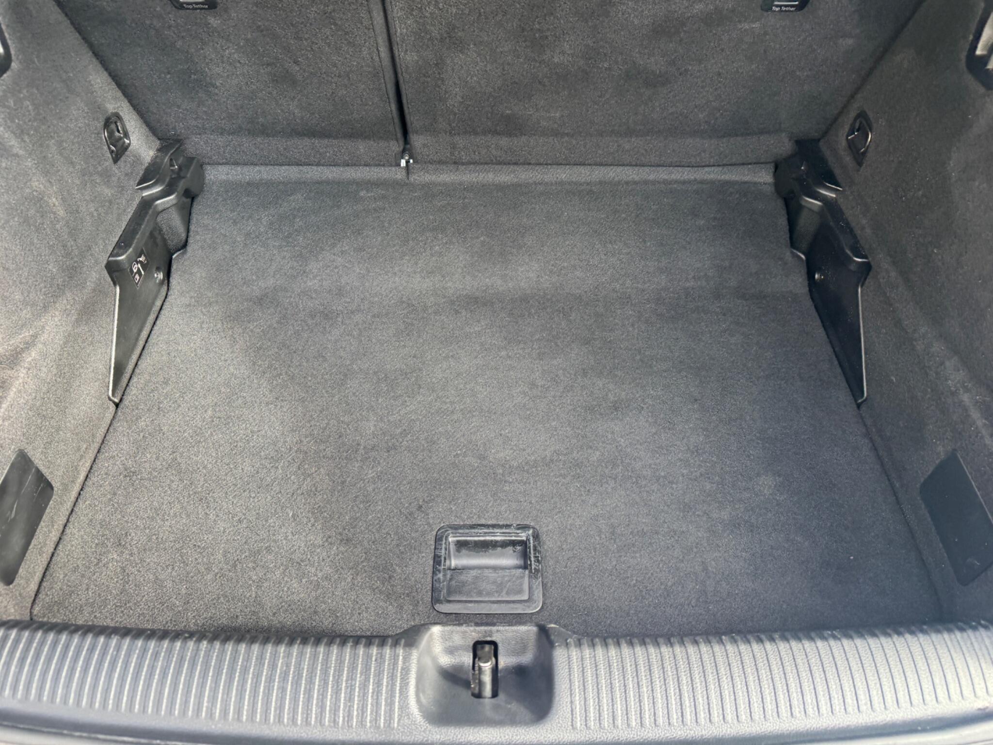 Audi Q2 view 76