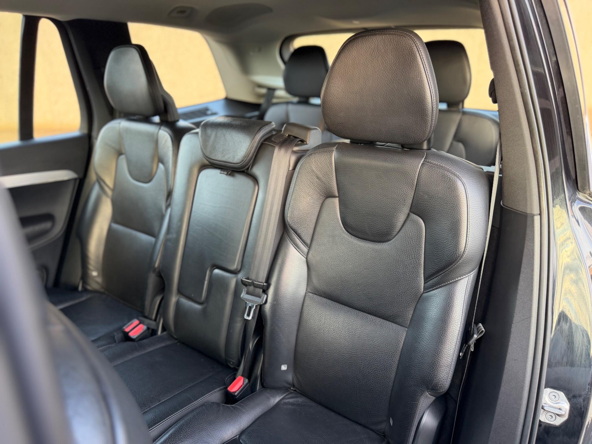Volvo XC90 view 19