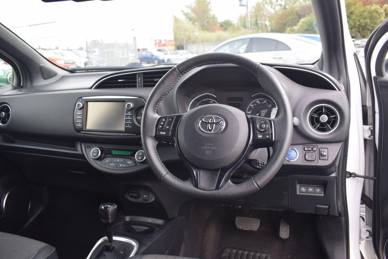 Toyota Yaris view 3