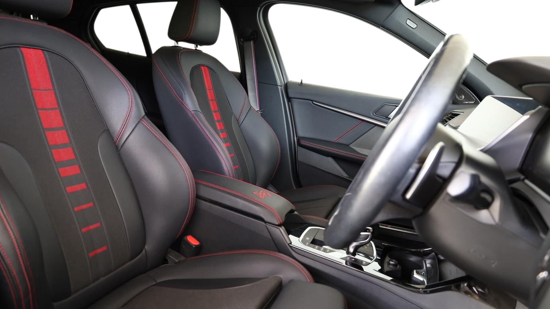 BMW 1 Series view 11