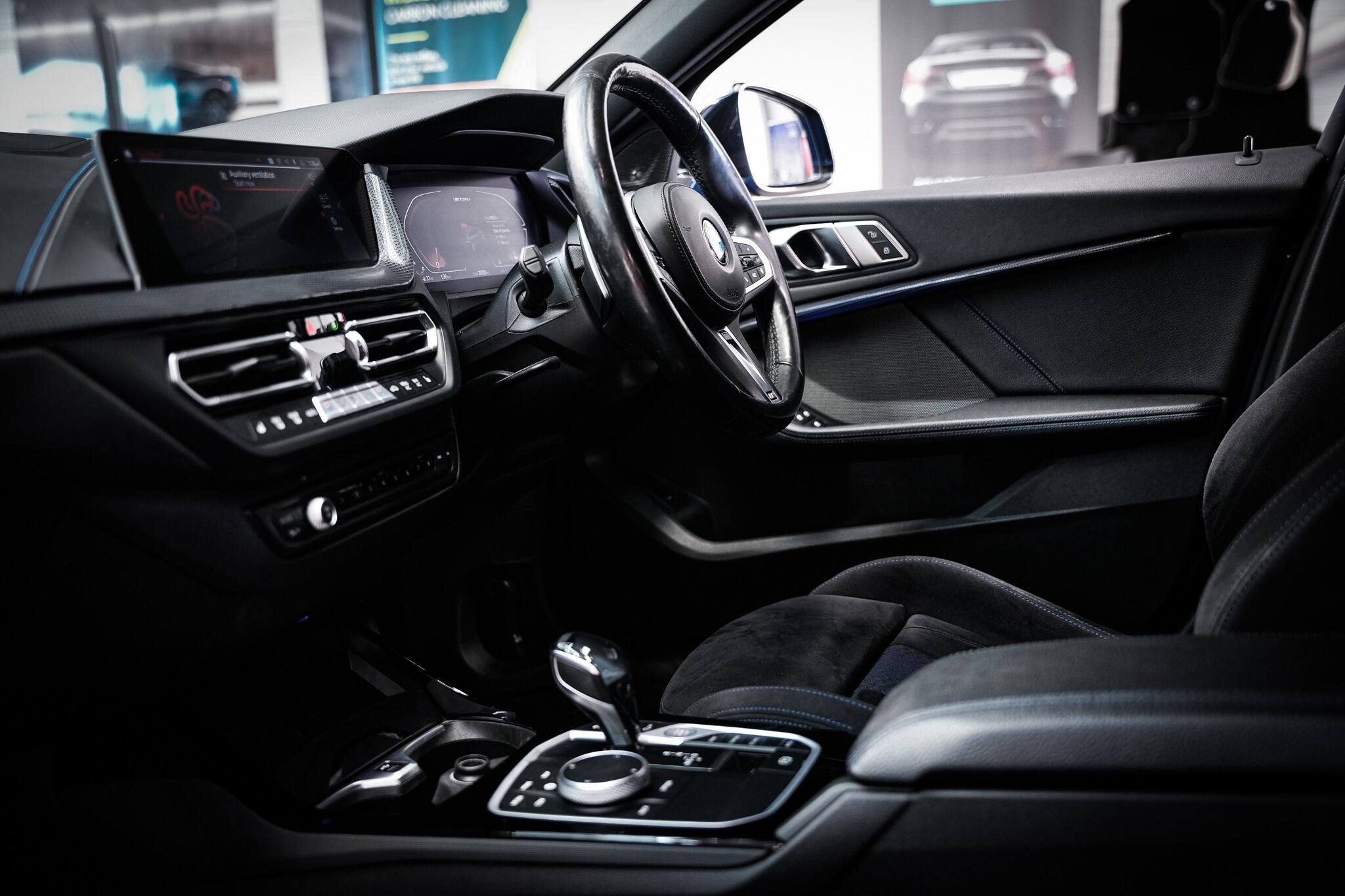 BMW 1 Series view 3