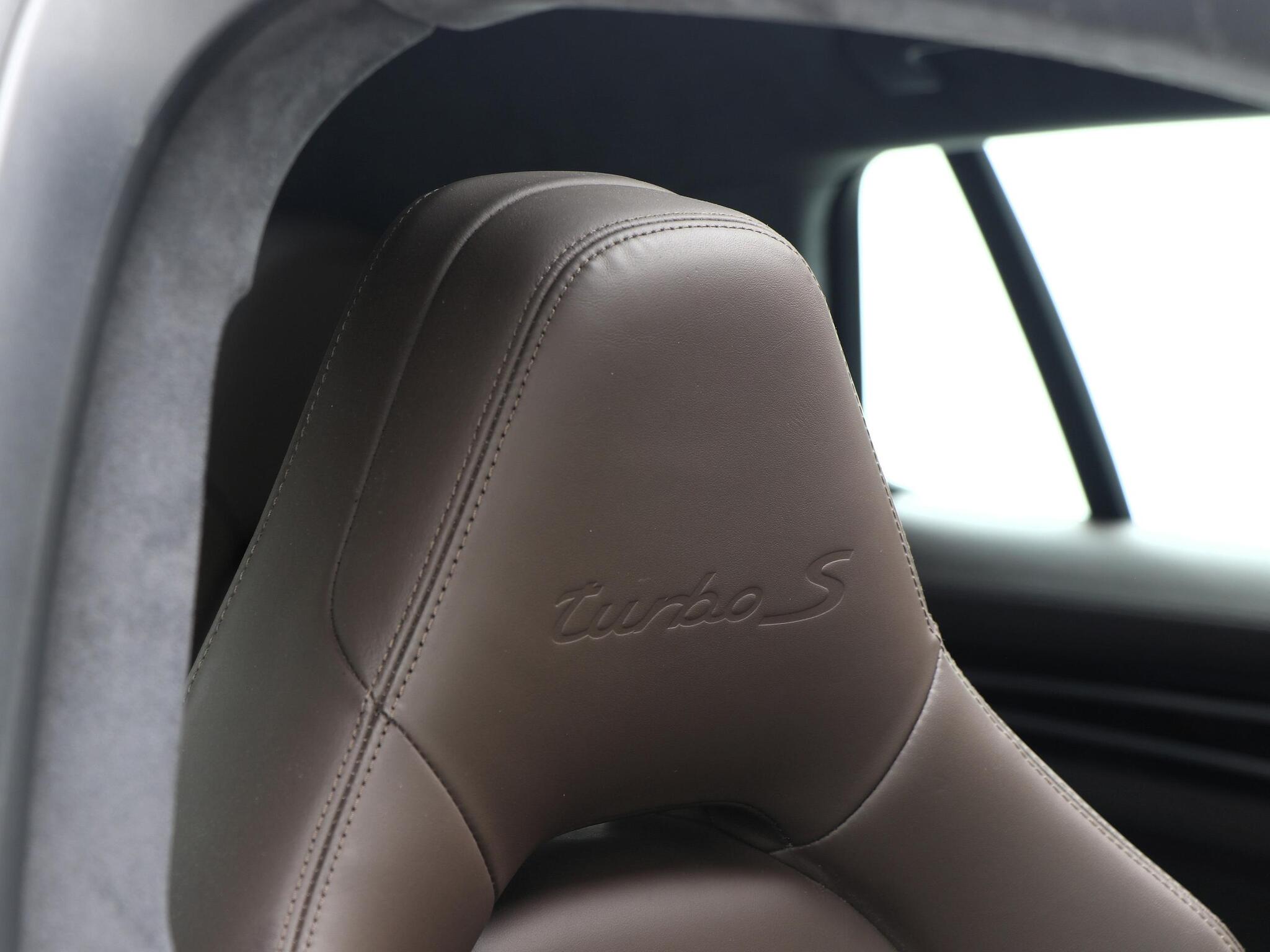 Porsche Panamera view 37