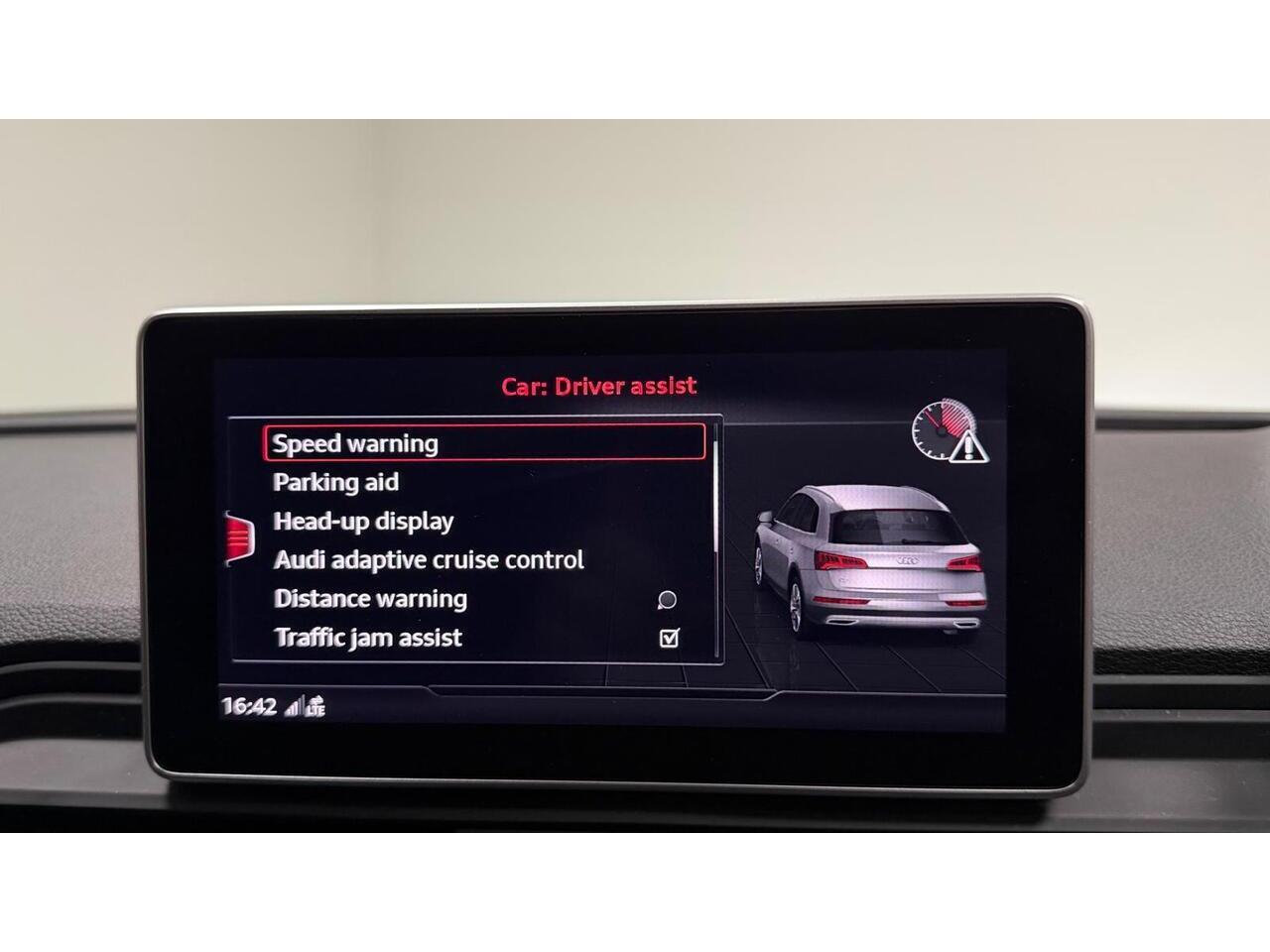 Audi SQ5 view 34