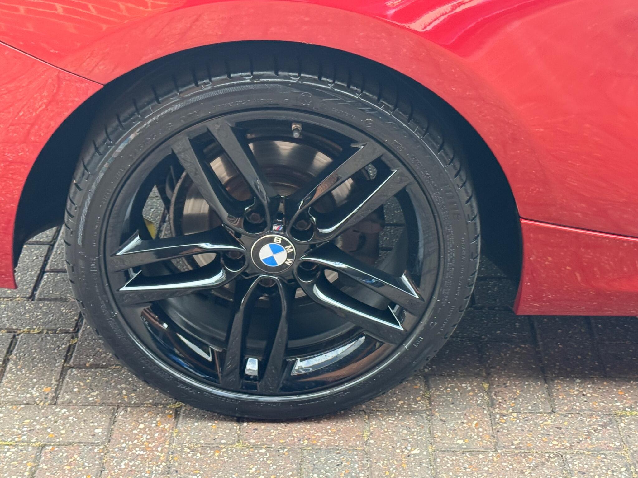 BMW 2 Series view 36