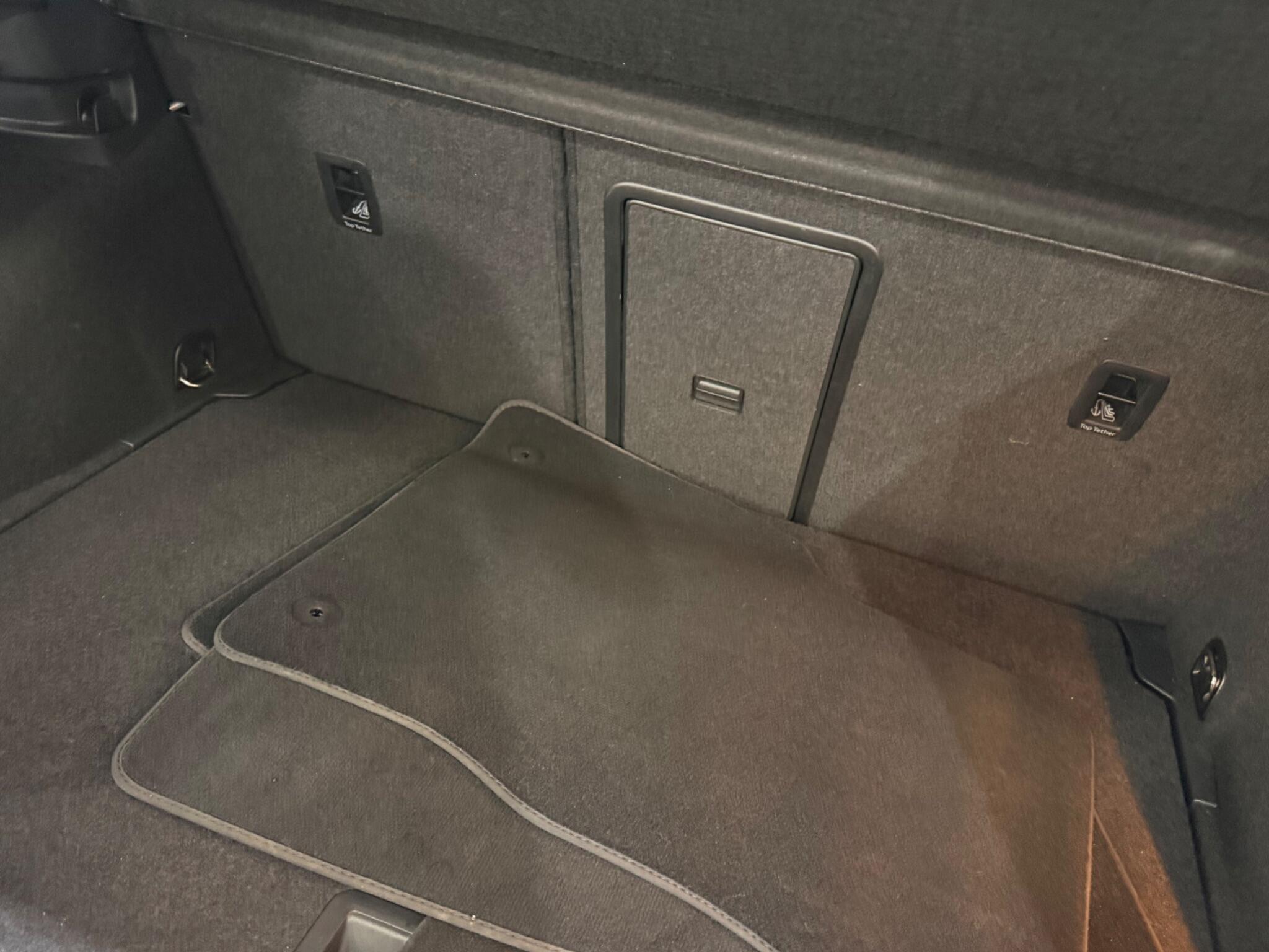 Volkswagen Golf view 21