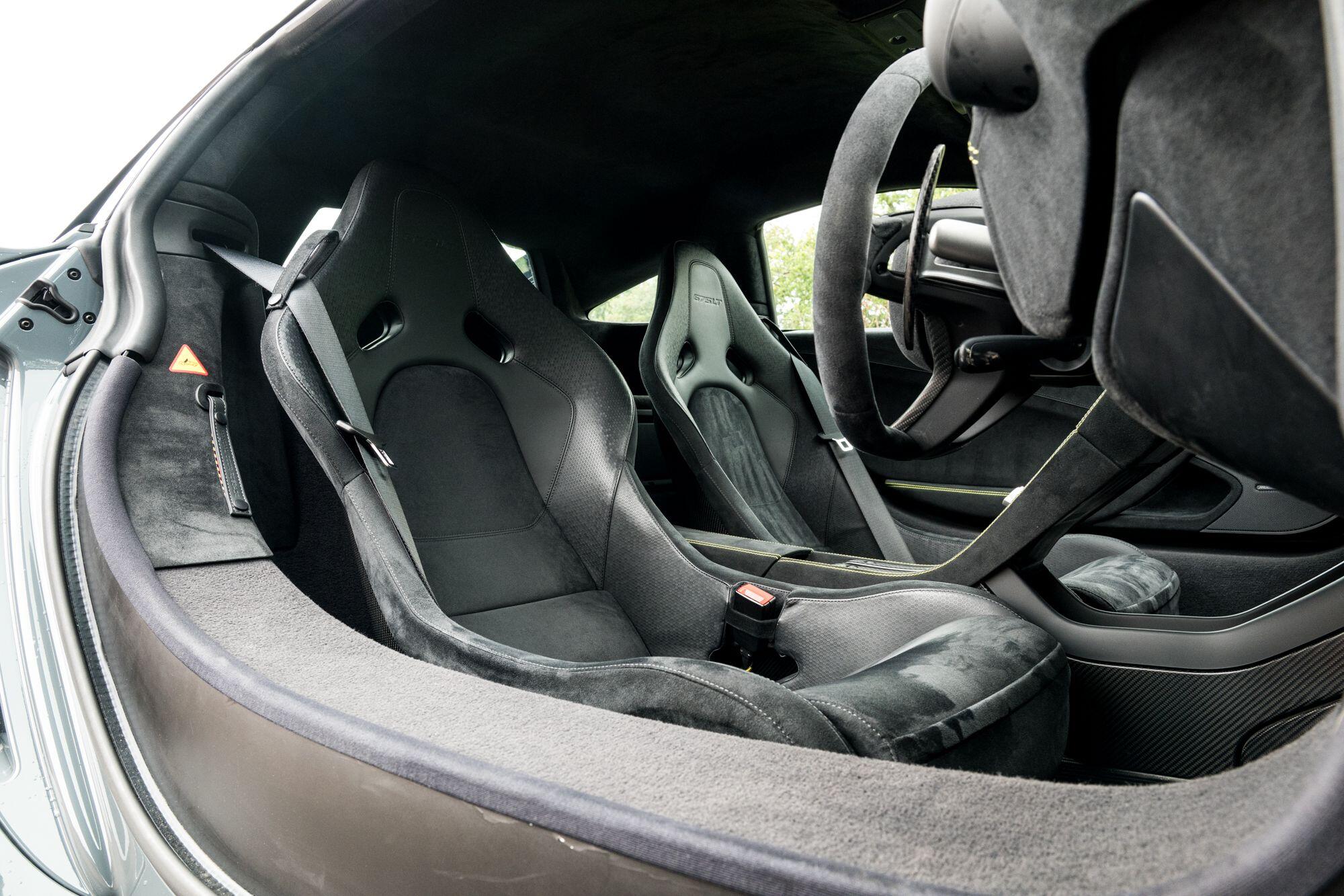 McLaren 675LT view 40