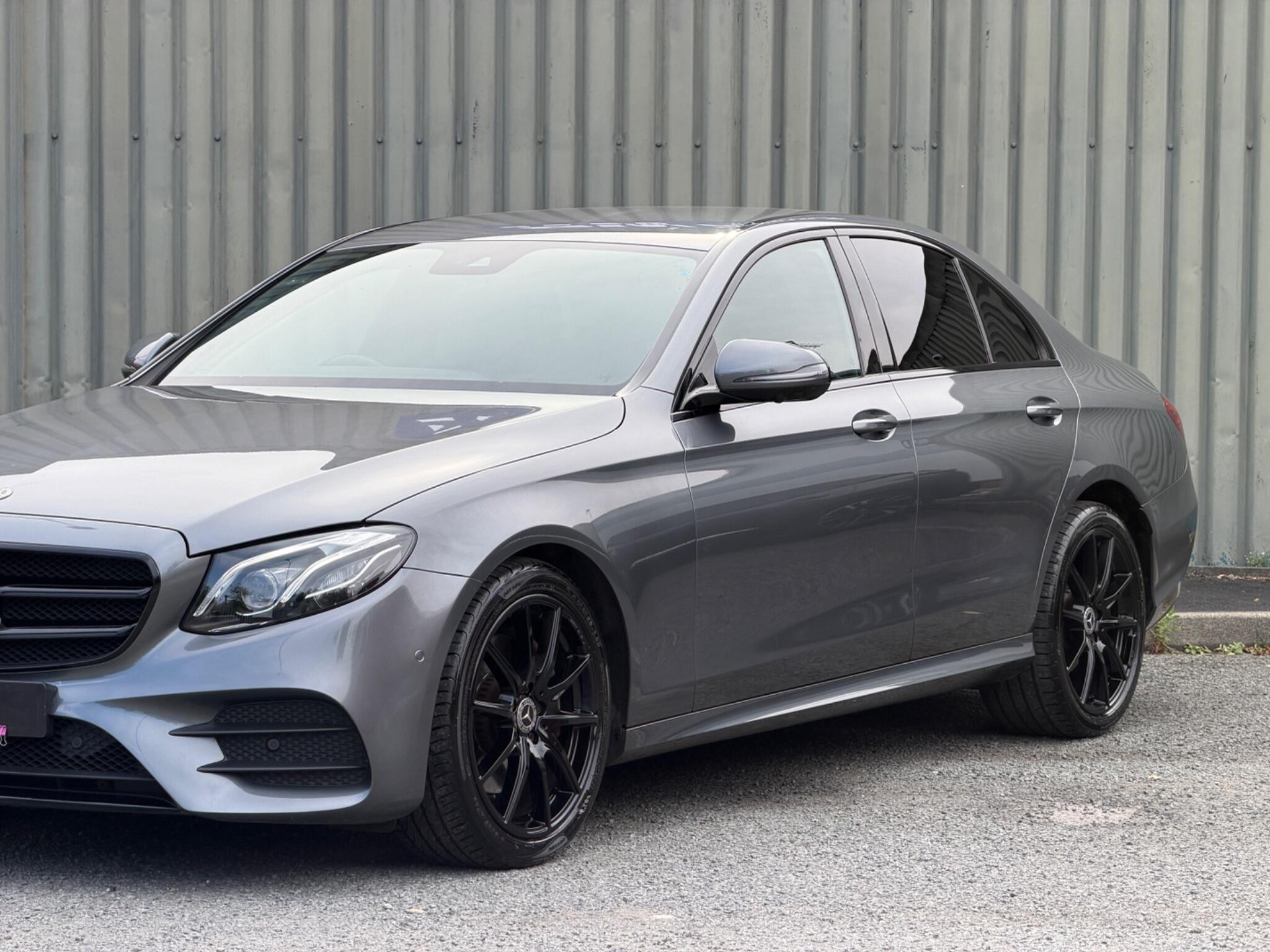 Mercedes-Benz E Class view 3