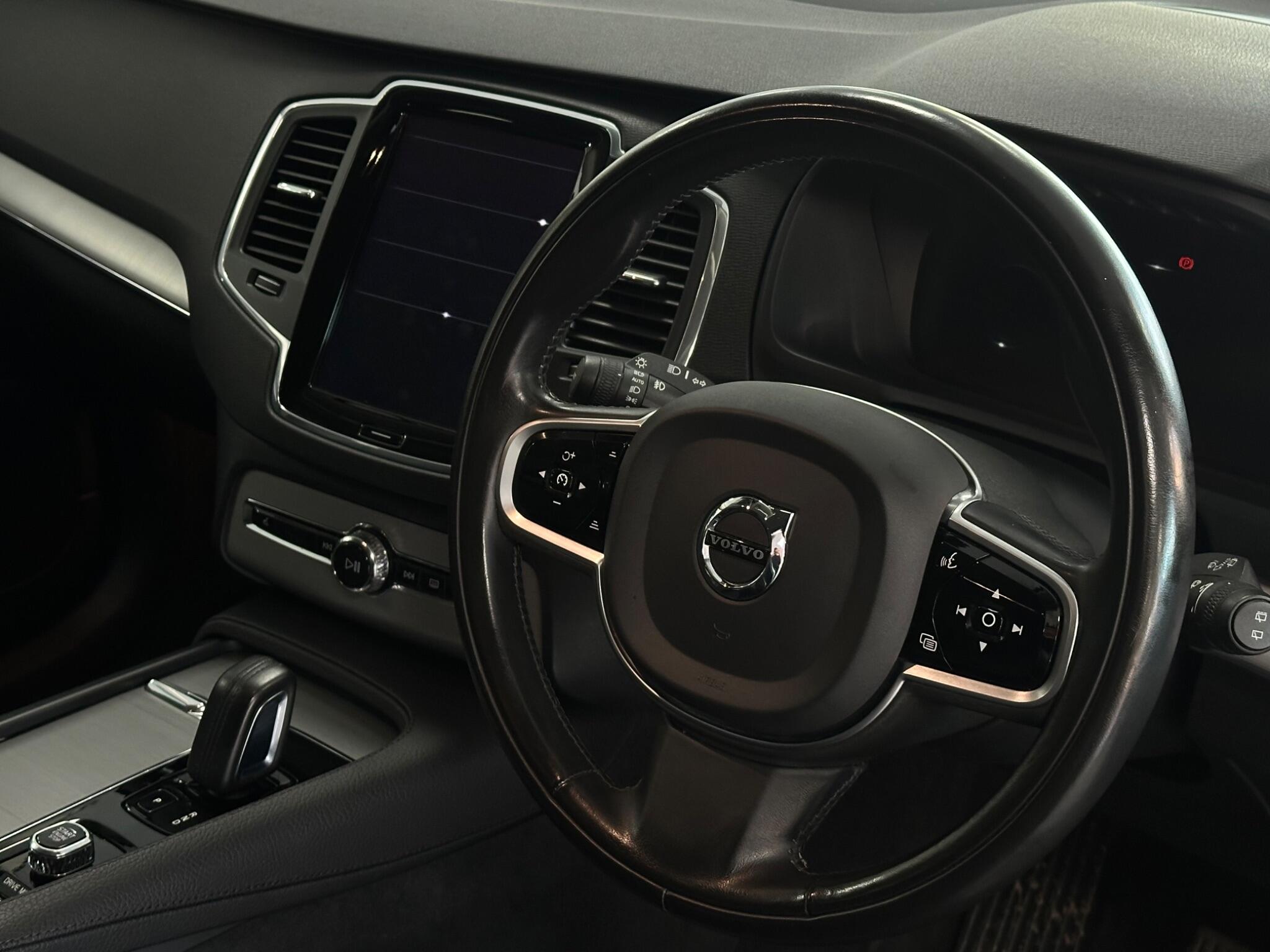 Volvo XC90 view 15