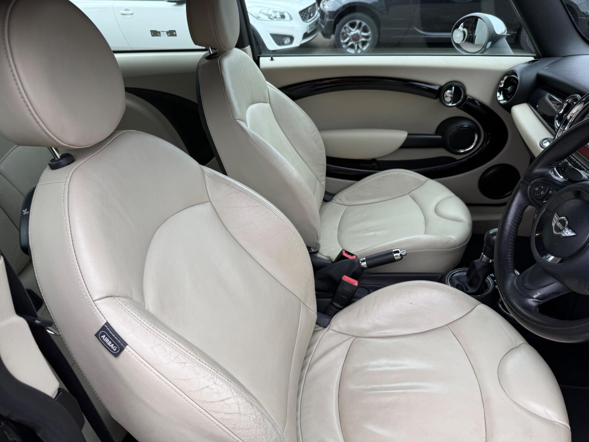 Mini Hatch view 19