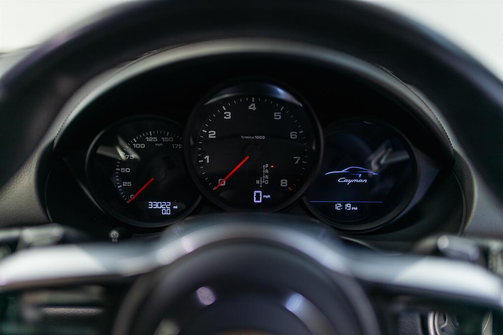 Porsche Cayman view 20