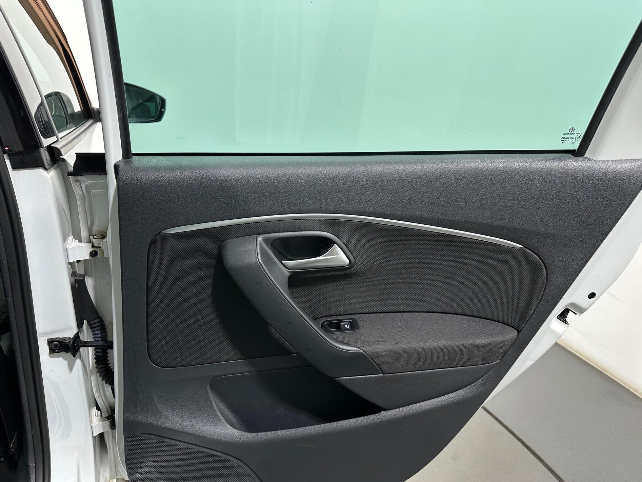 Volkswagen Polo view 40