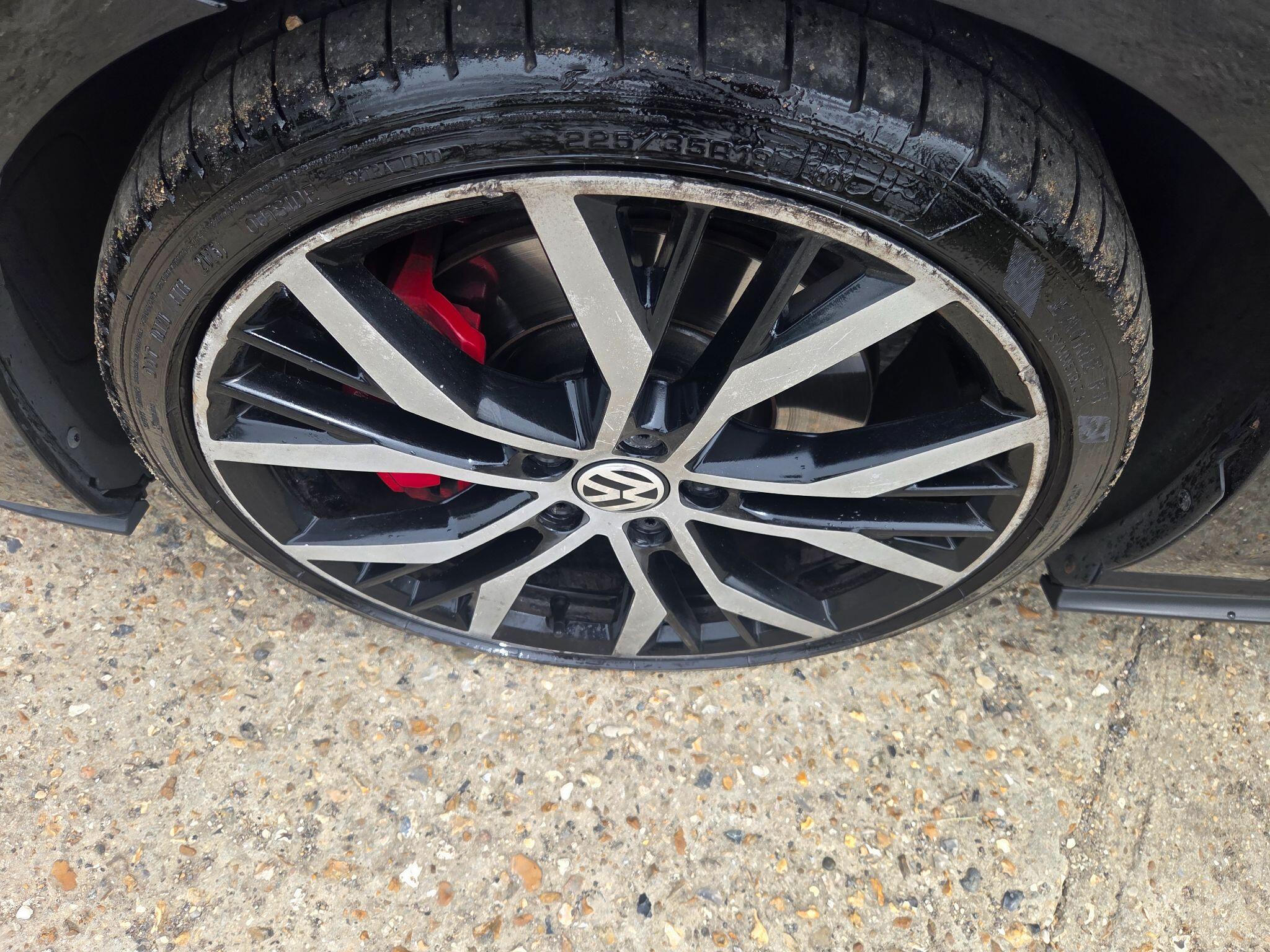 Volkswagen Golf view 16
