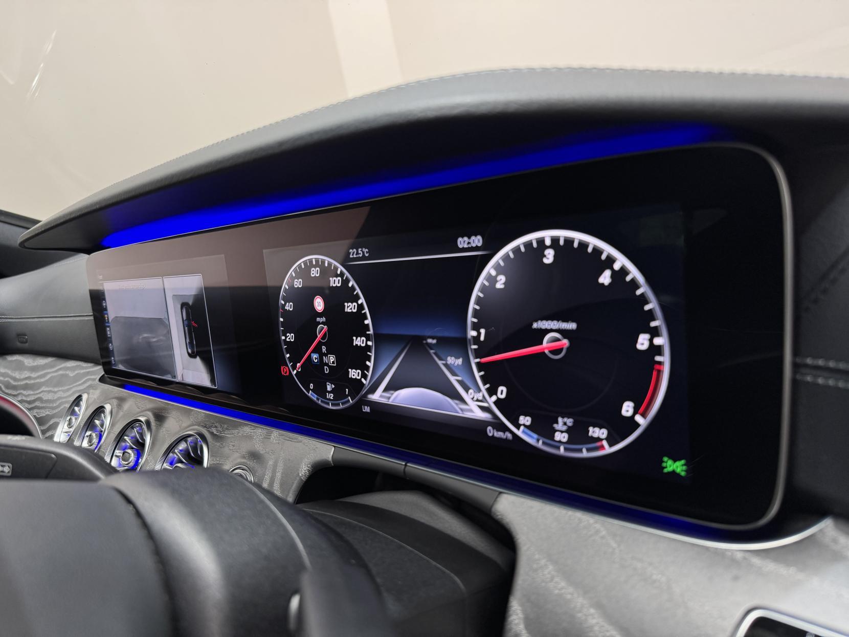 Mercedes-Benz CLS view 4