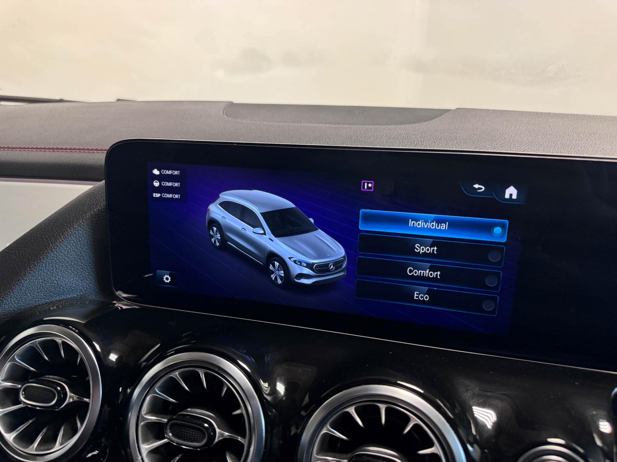 Mercedes-Benz Eqa view 51
