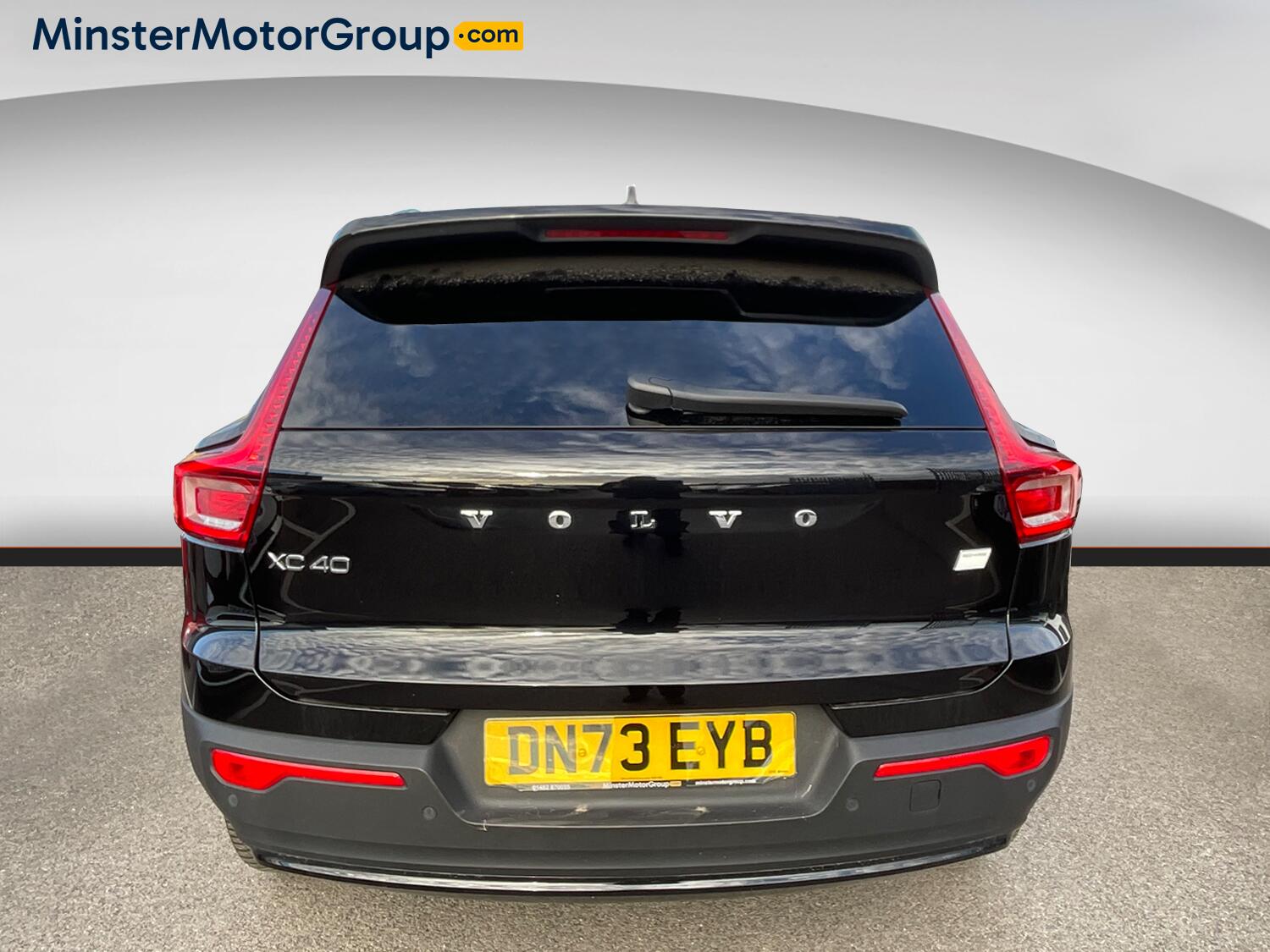 Volvo XC40 view 3