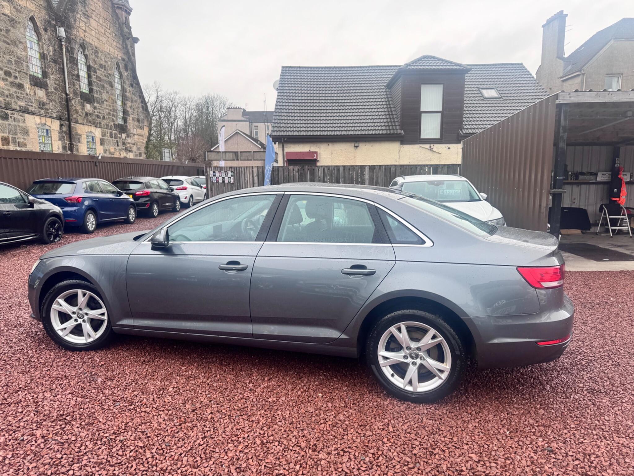 Audi A4 view 4