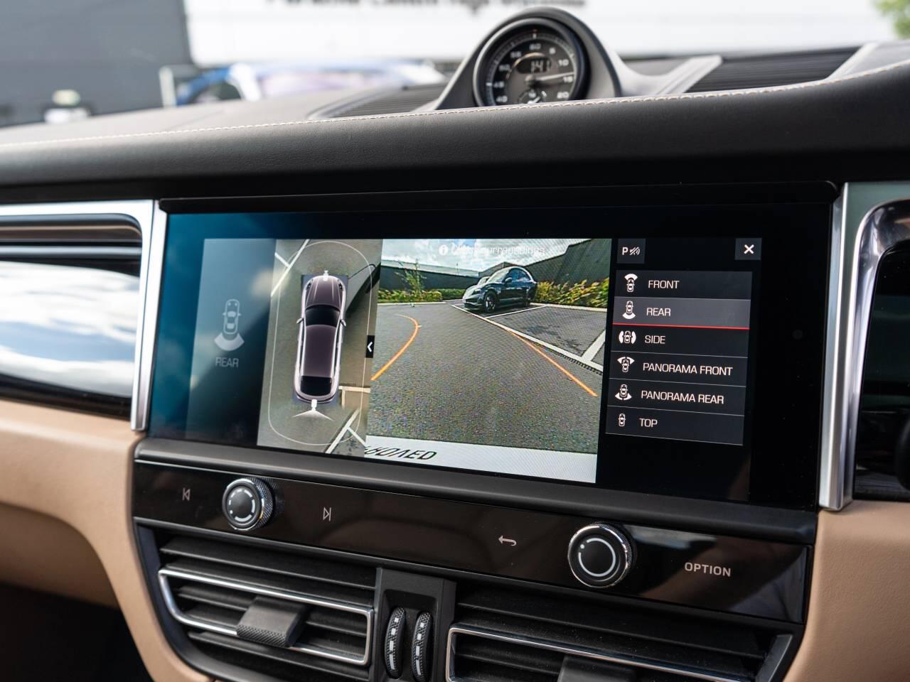 Porsche Macan view 37