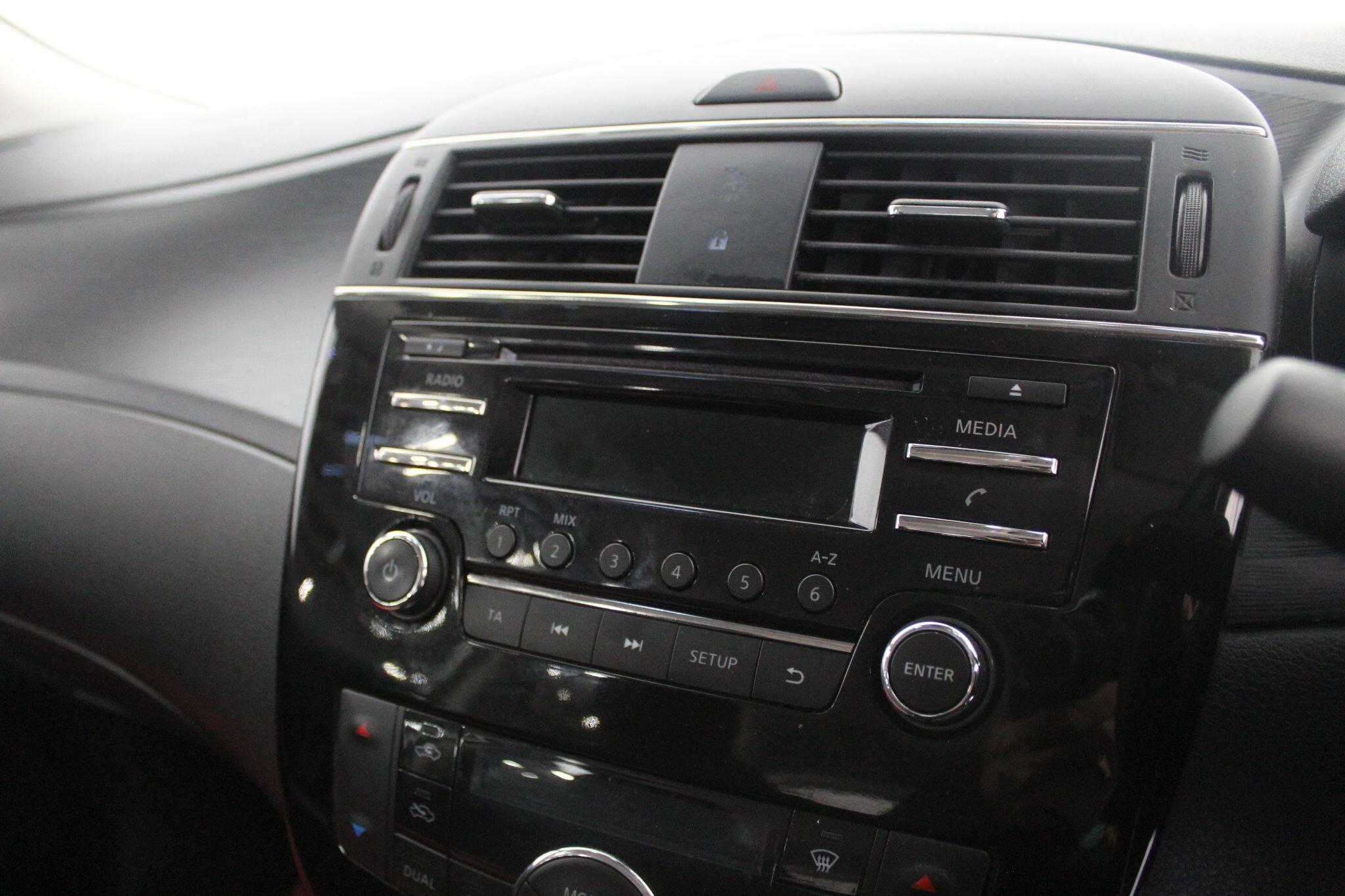 Nissan Pulsar view 35