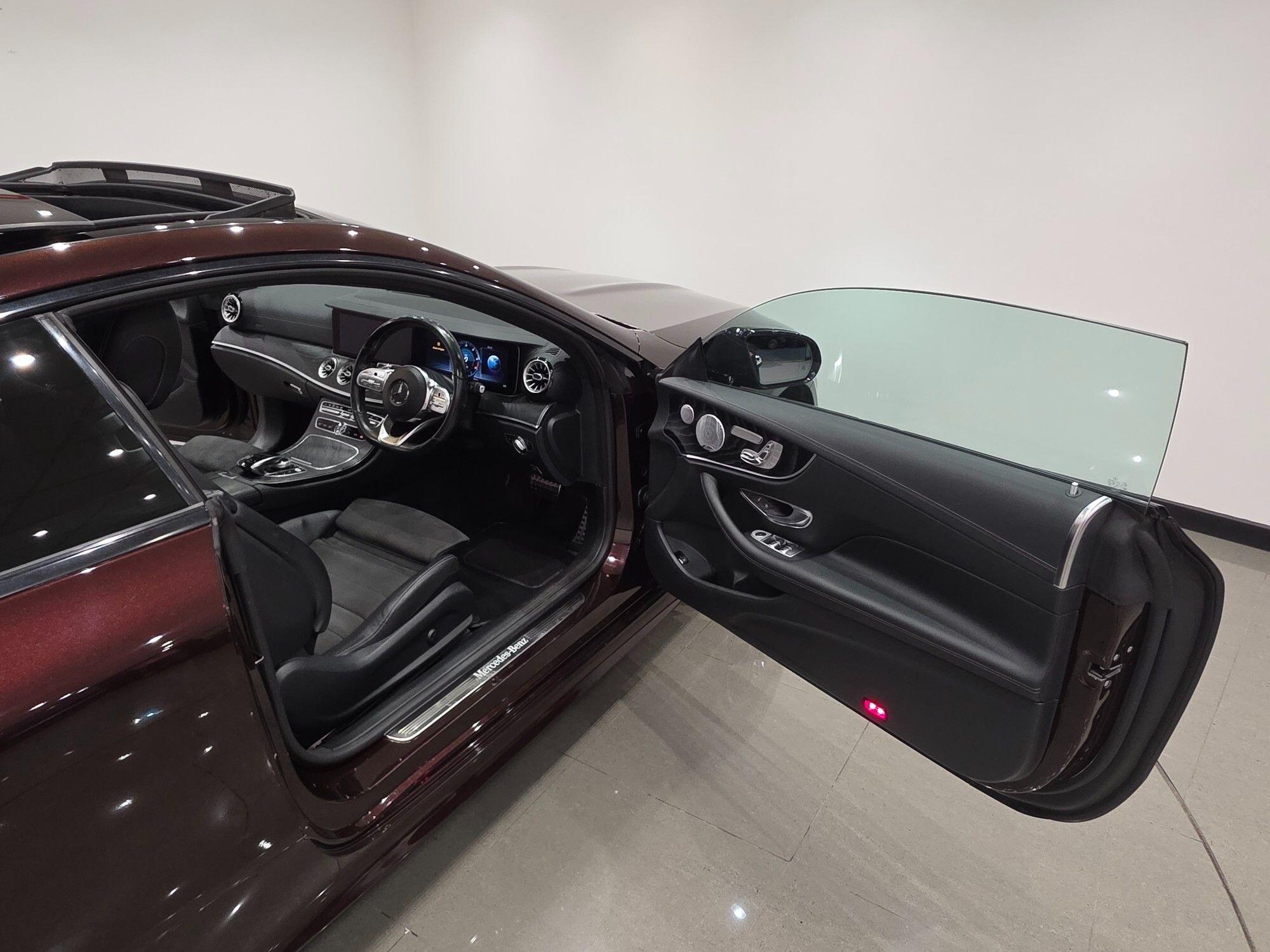 Mercedes-Benz E-Class view 54