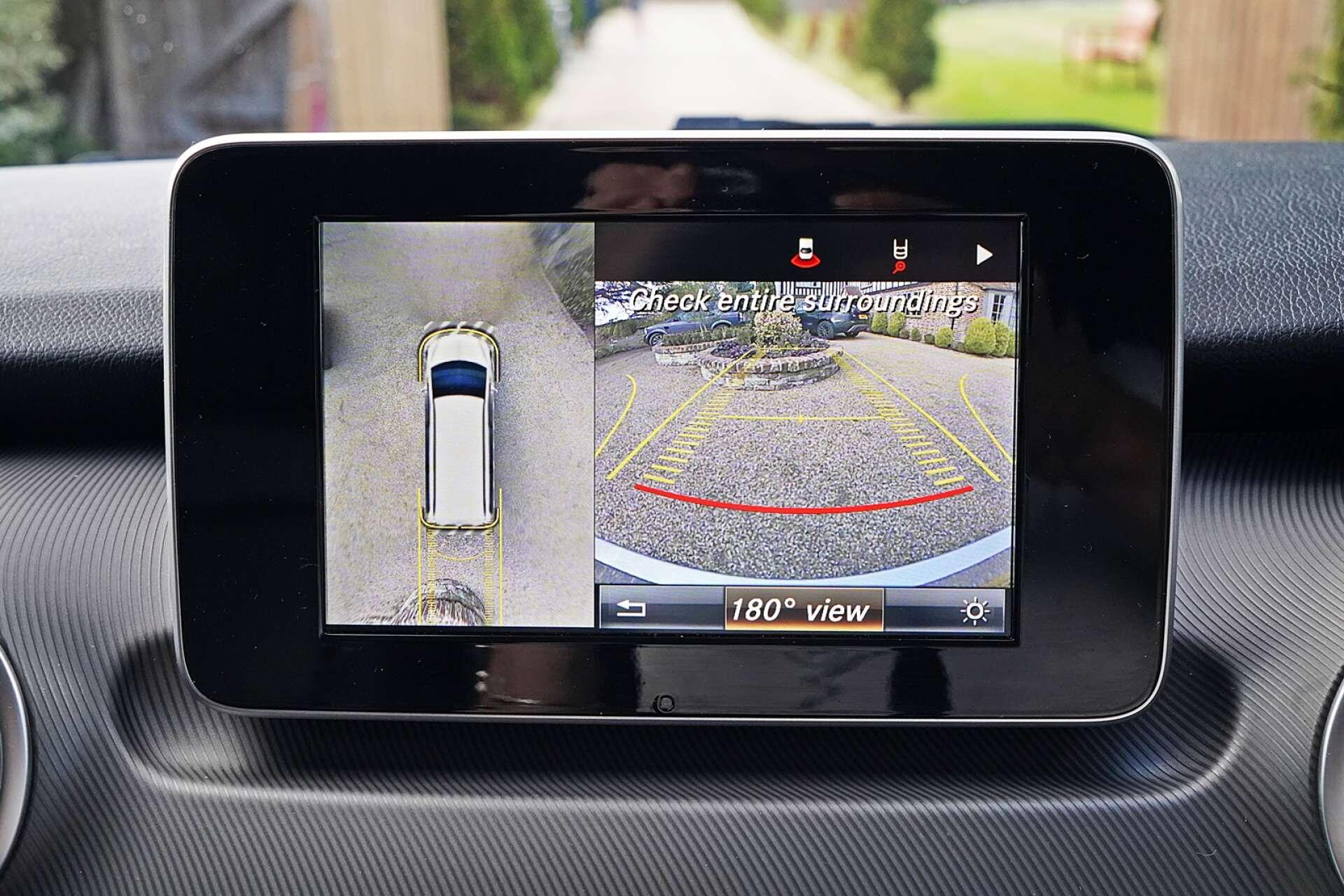 Mercedes-Benz V-Class view 24