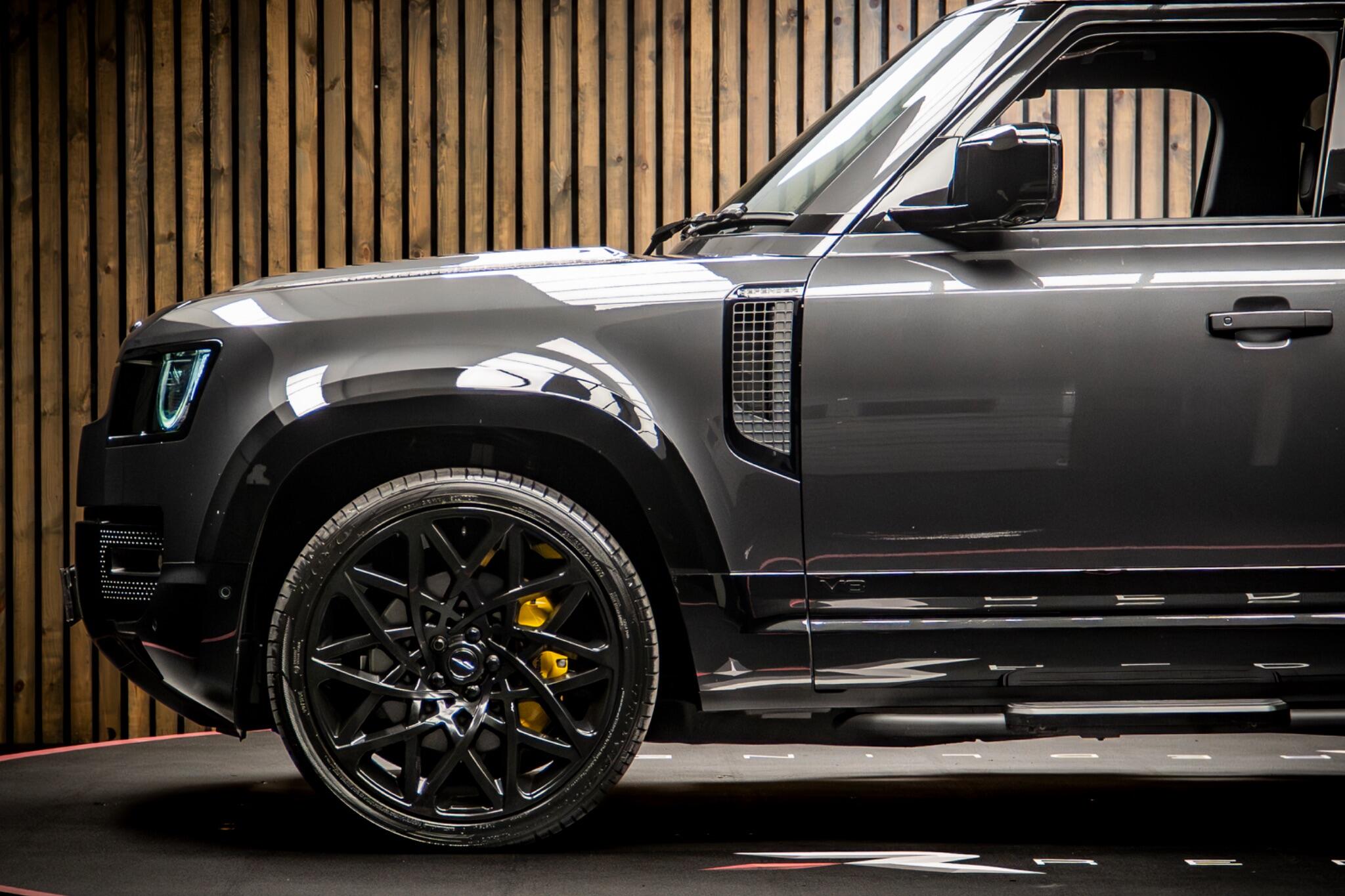 Land Rover Defender view 9