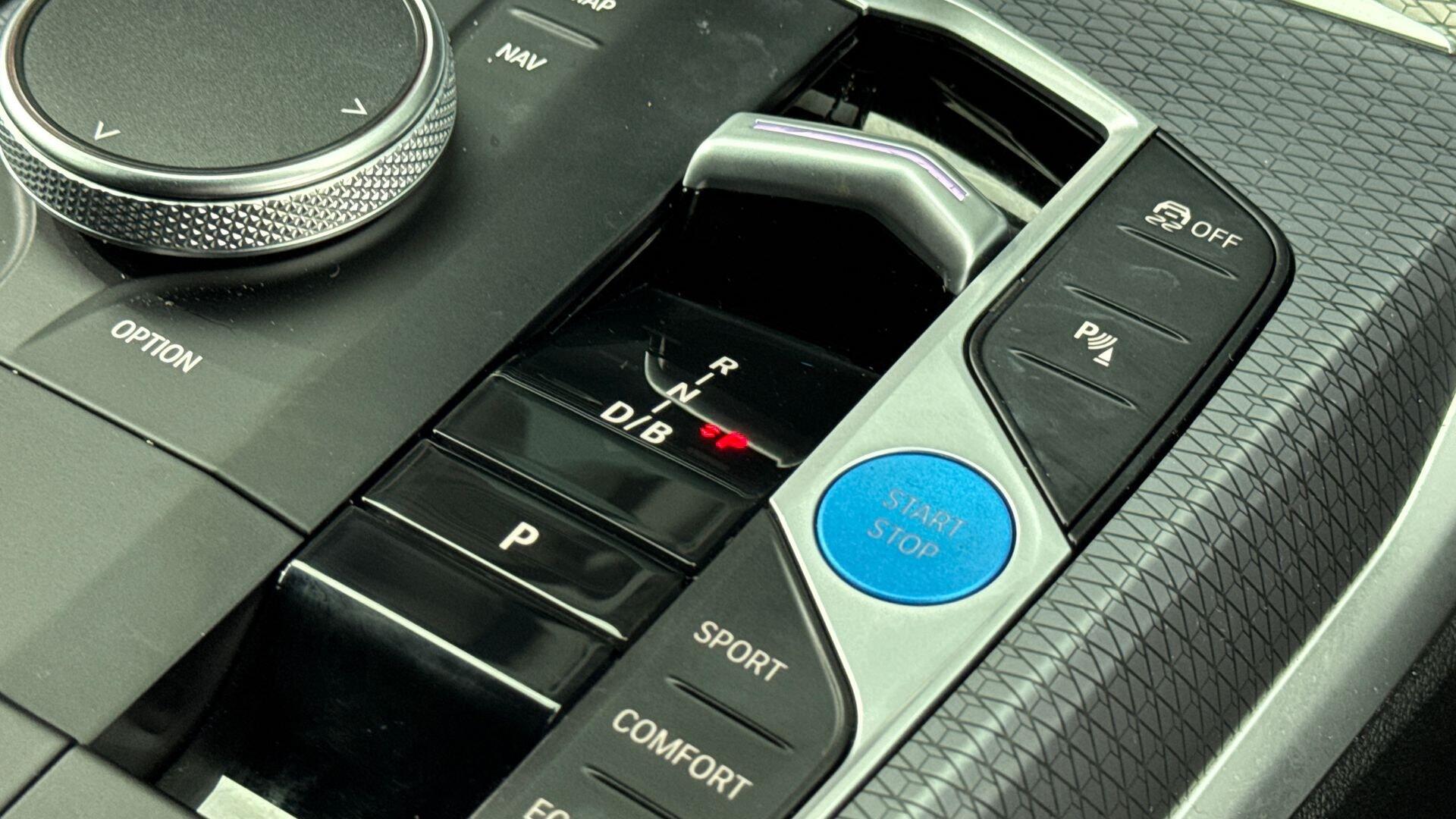 BMW i4 view 10