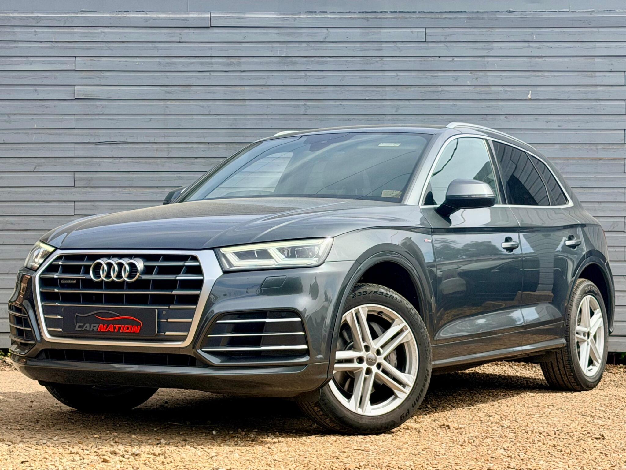 Audi Q5 view 11