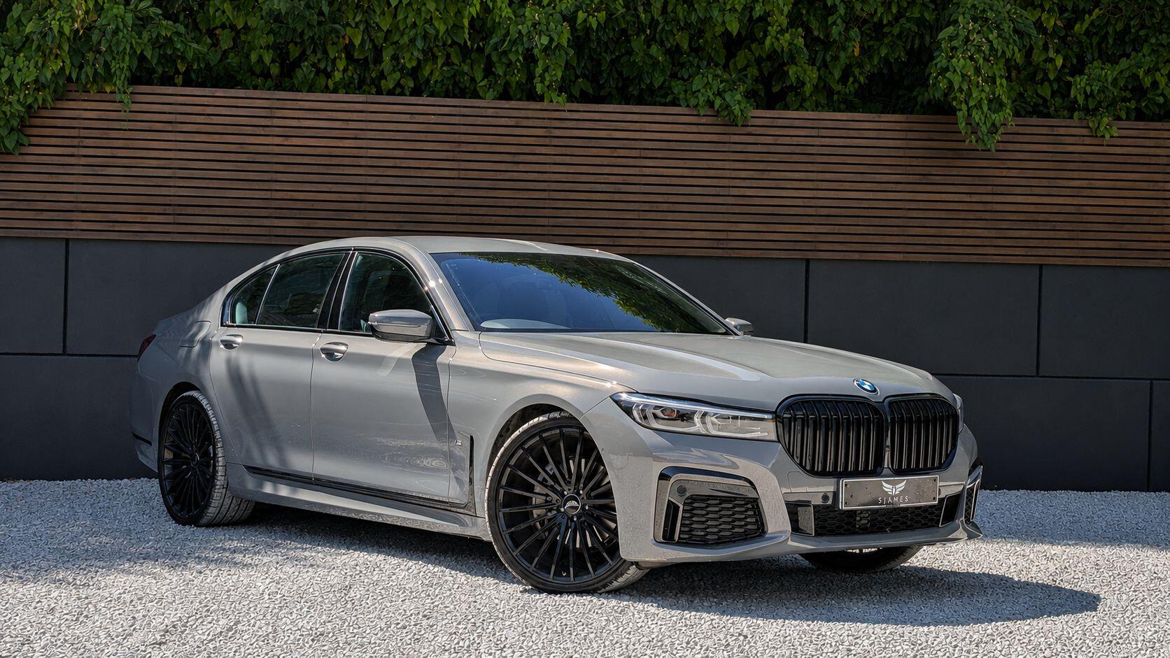 BMW 7 Series view 3