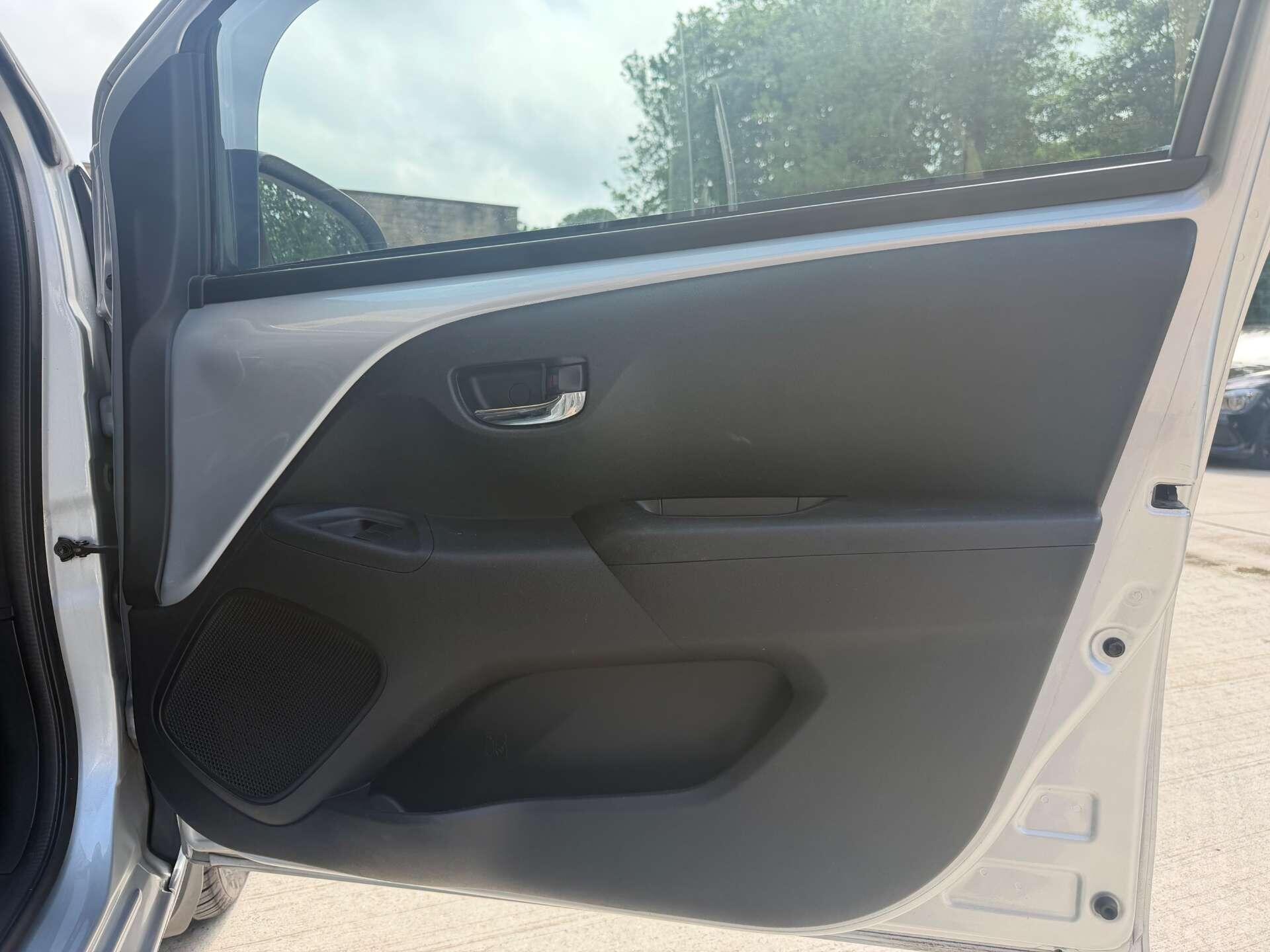 Toyota Aygo view 12