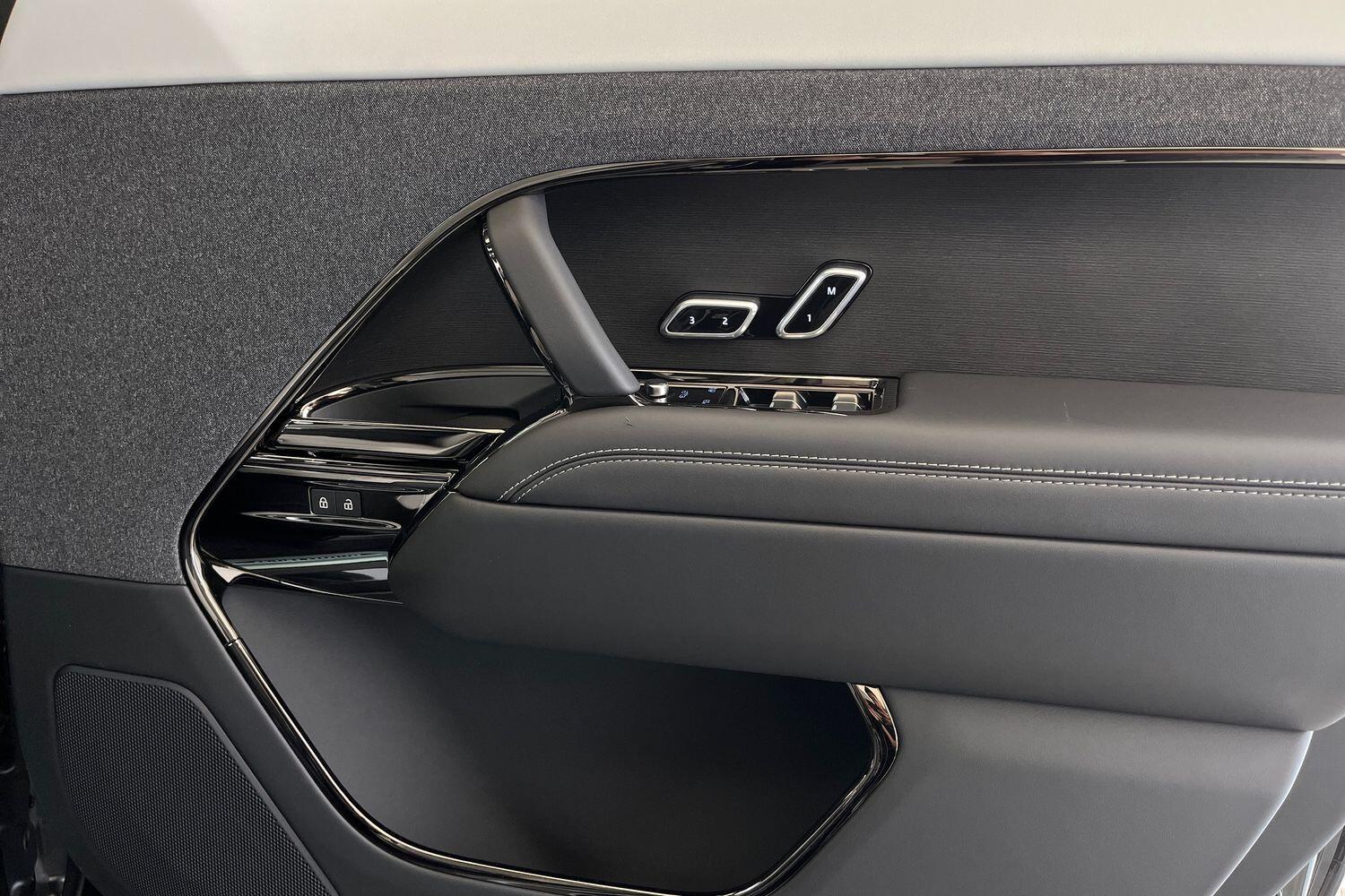 Land Rover Range Rover Sport view 18