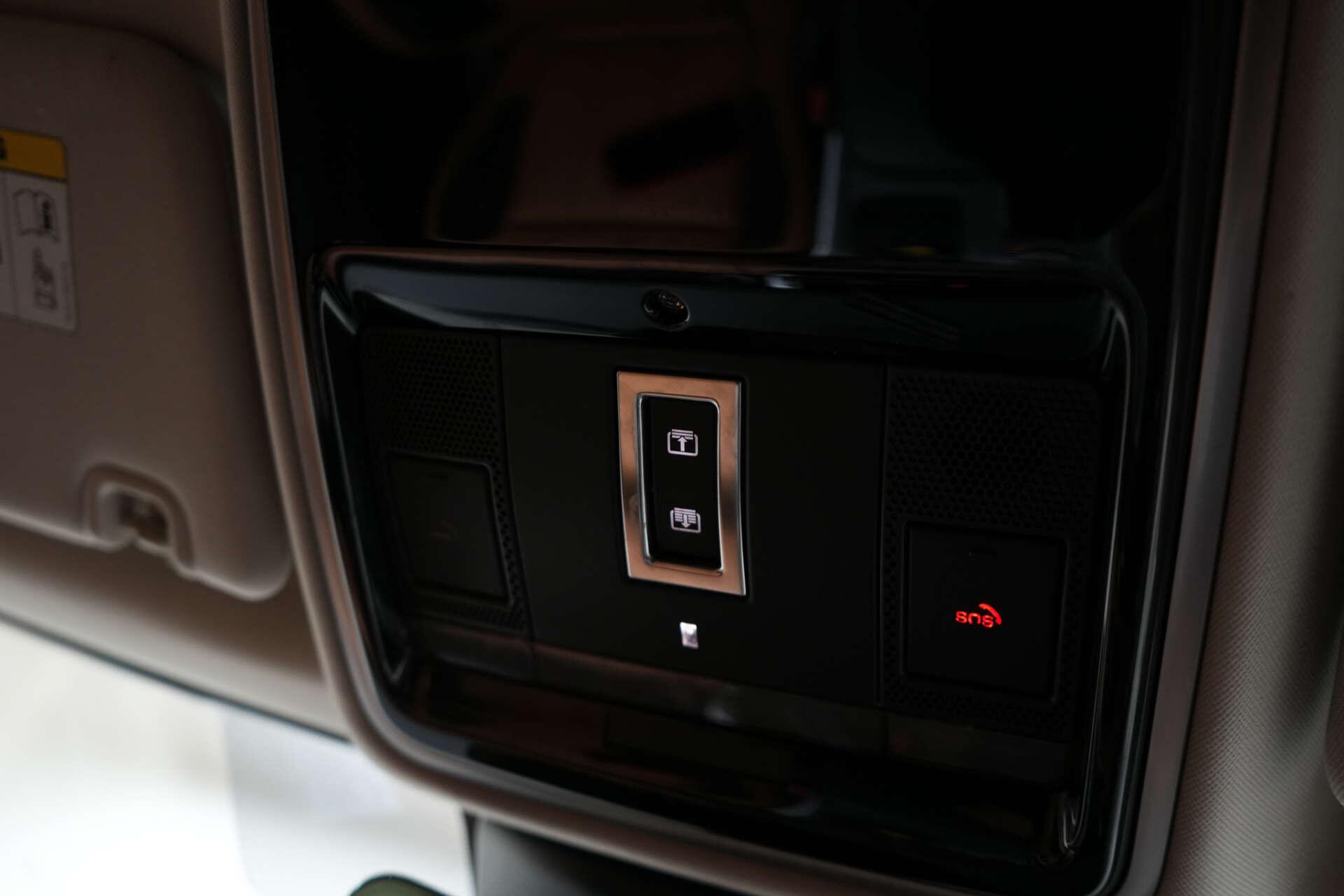 Land Rover Range Rover Sport view 43