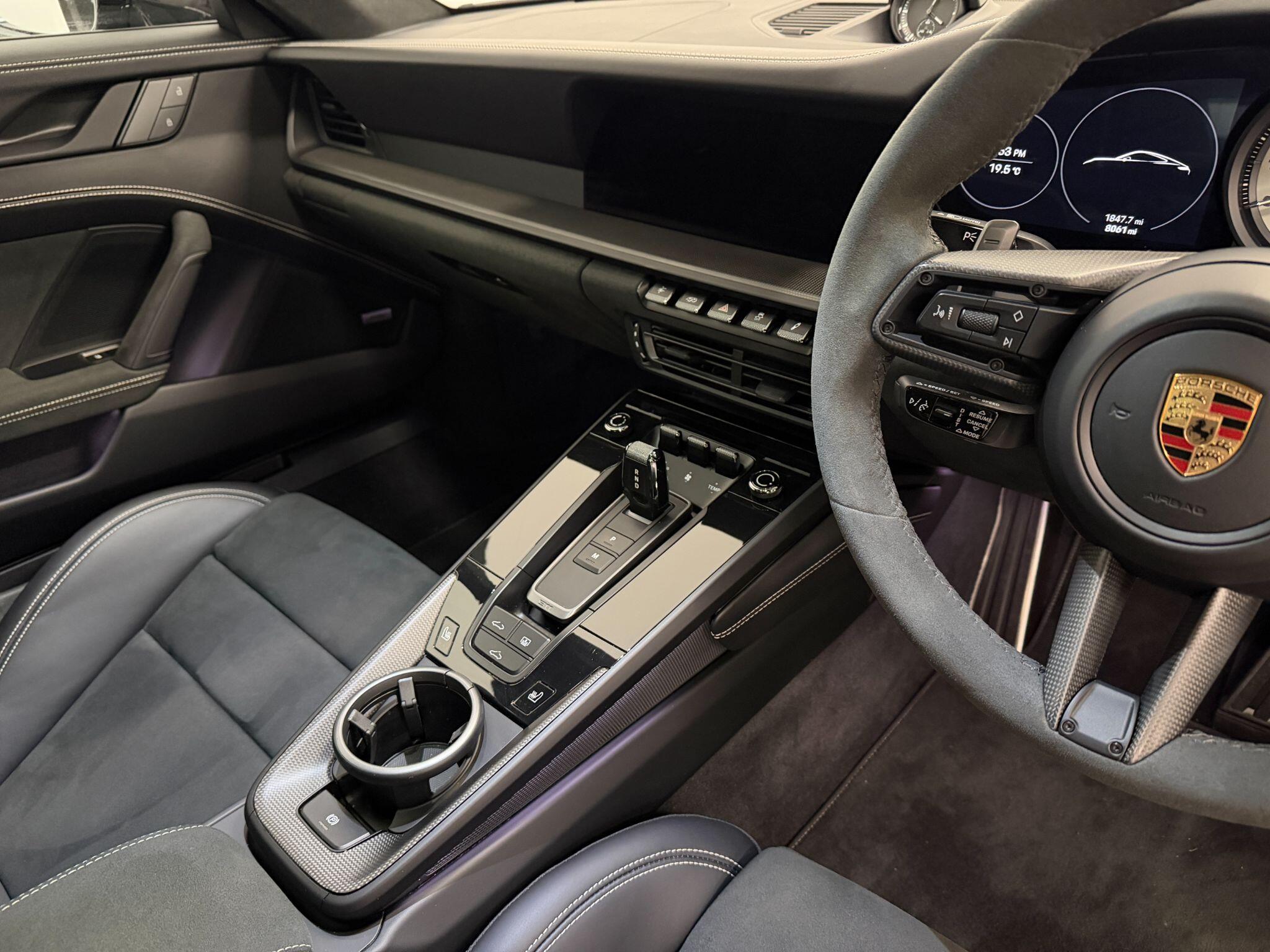 Porsche 911 view 13