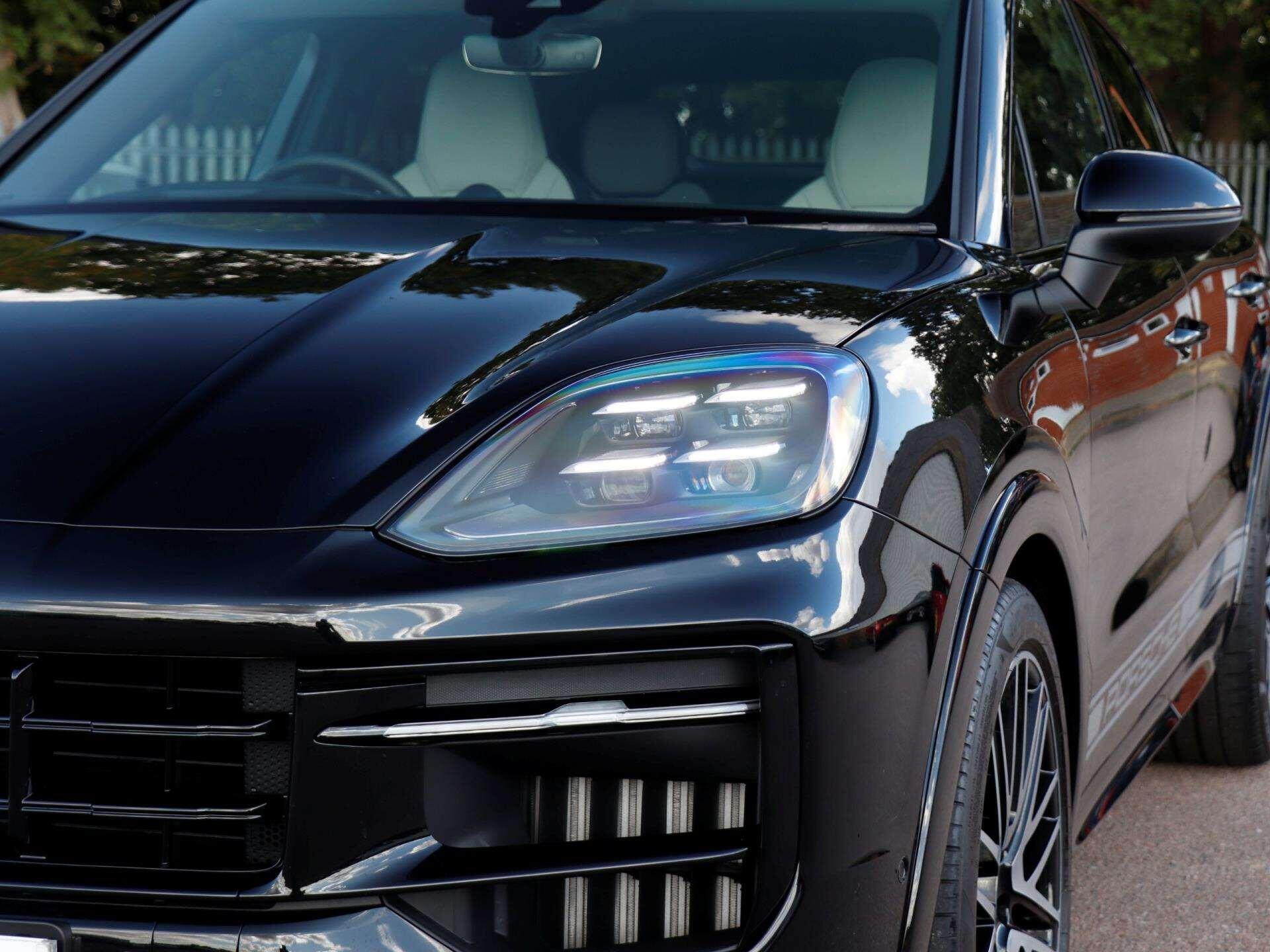Porsche Cayenne view 32