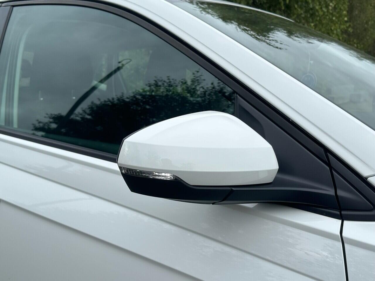 Volkswagen Polo view 18