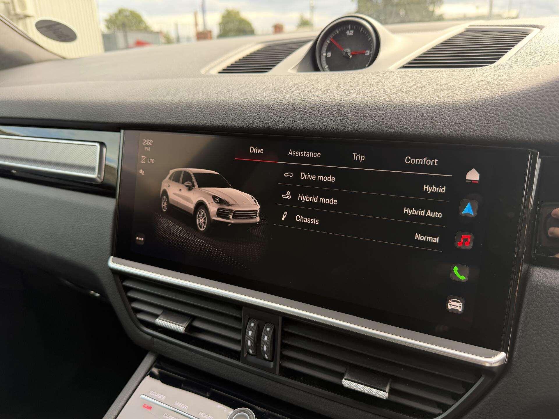 Porsche Cayenne view 23