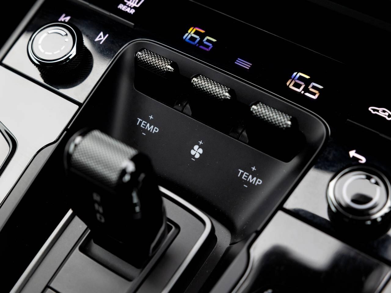 Porsche 911 view 60