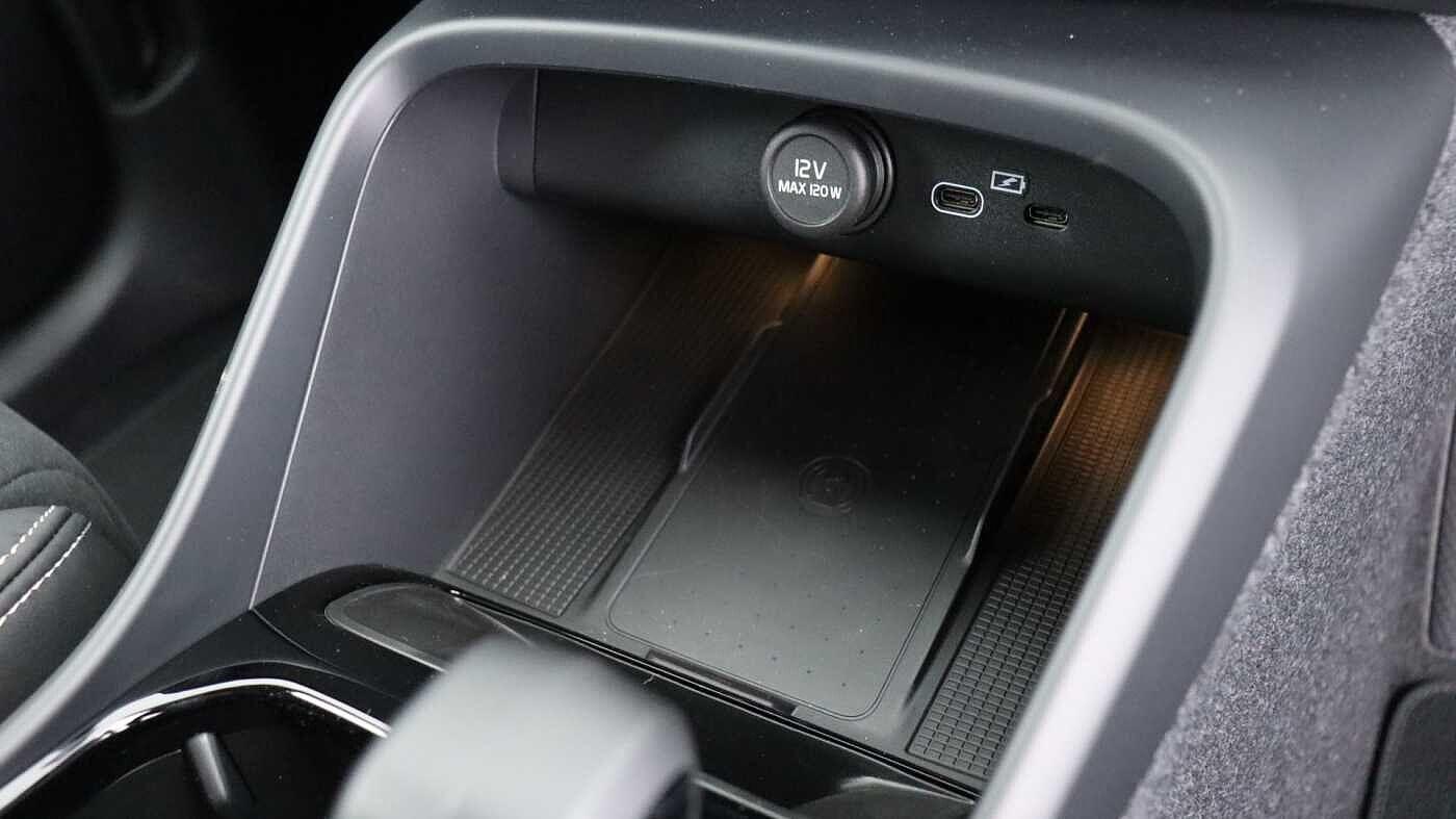 Volvo XC40 view 45