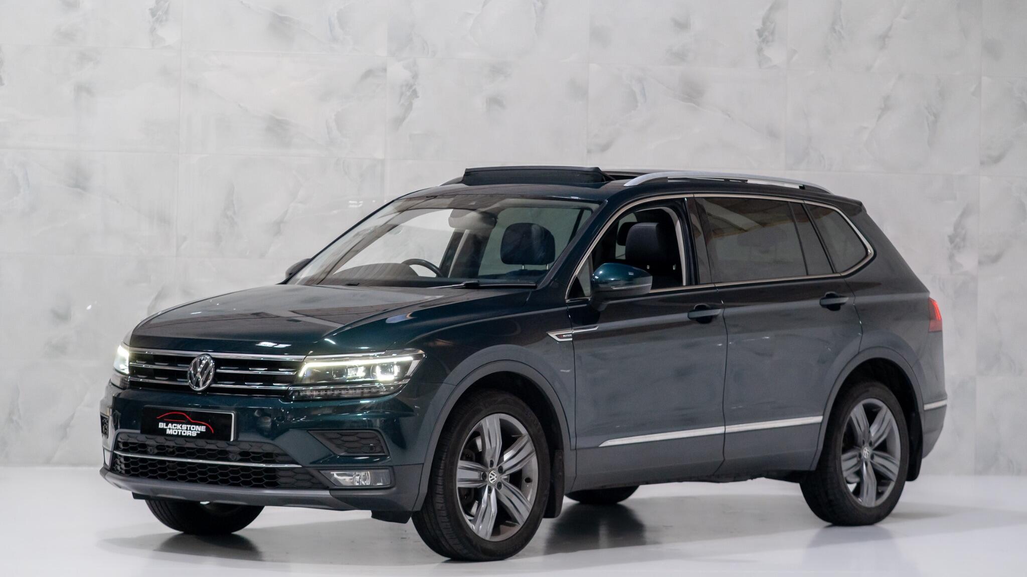Volkswagen Tiguan Allspace view 3