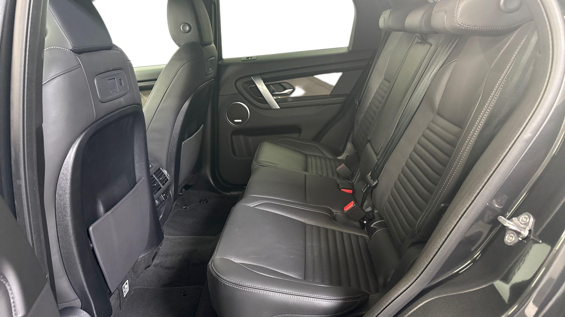 Land Rover Discovery Sport view 4