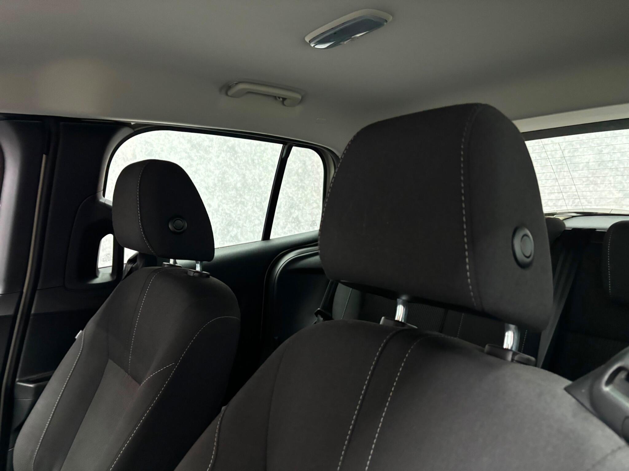 Ford B-Max view 5