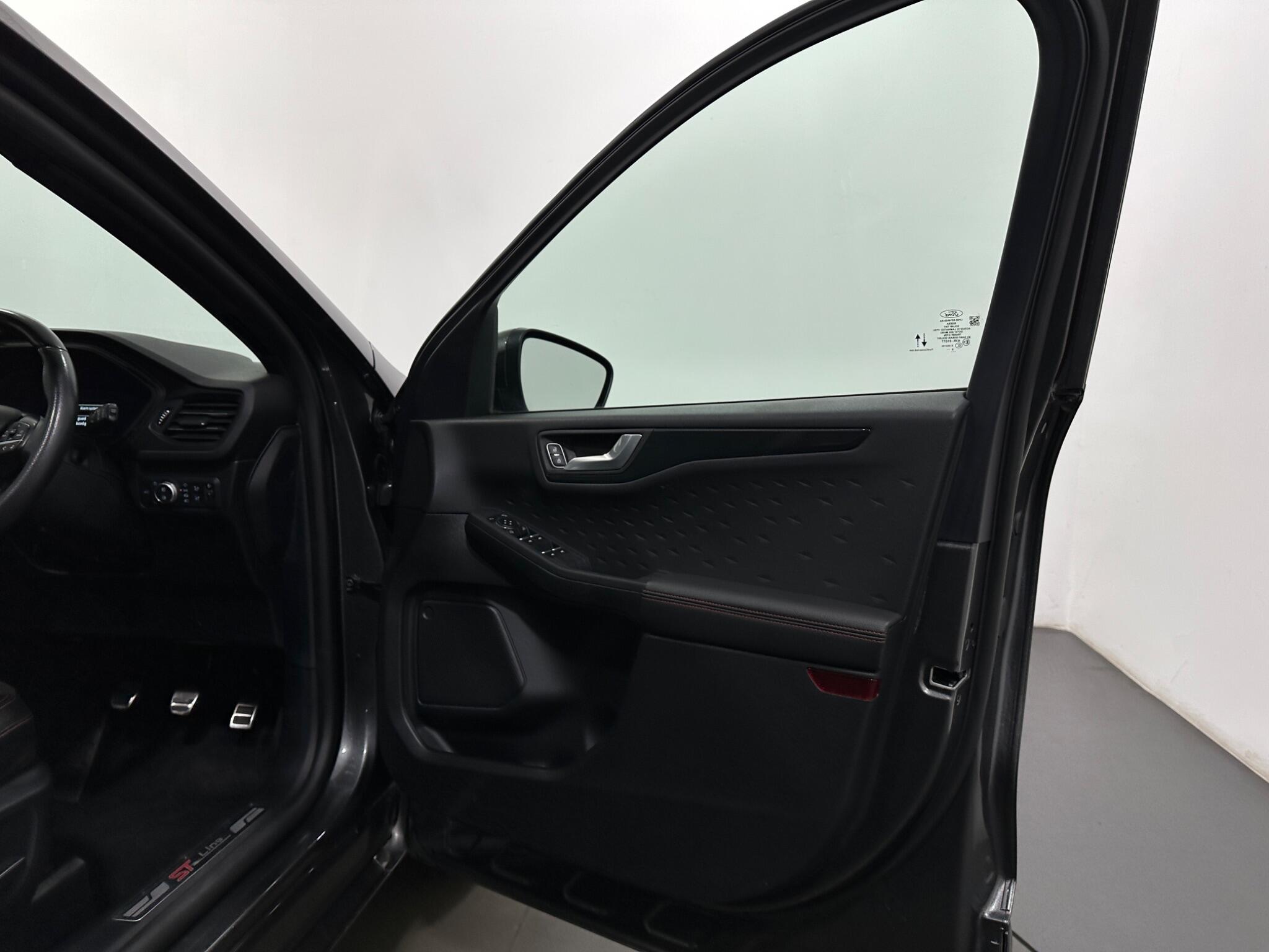 Ford Kuga view 32