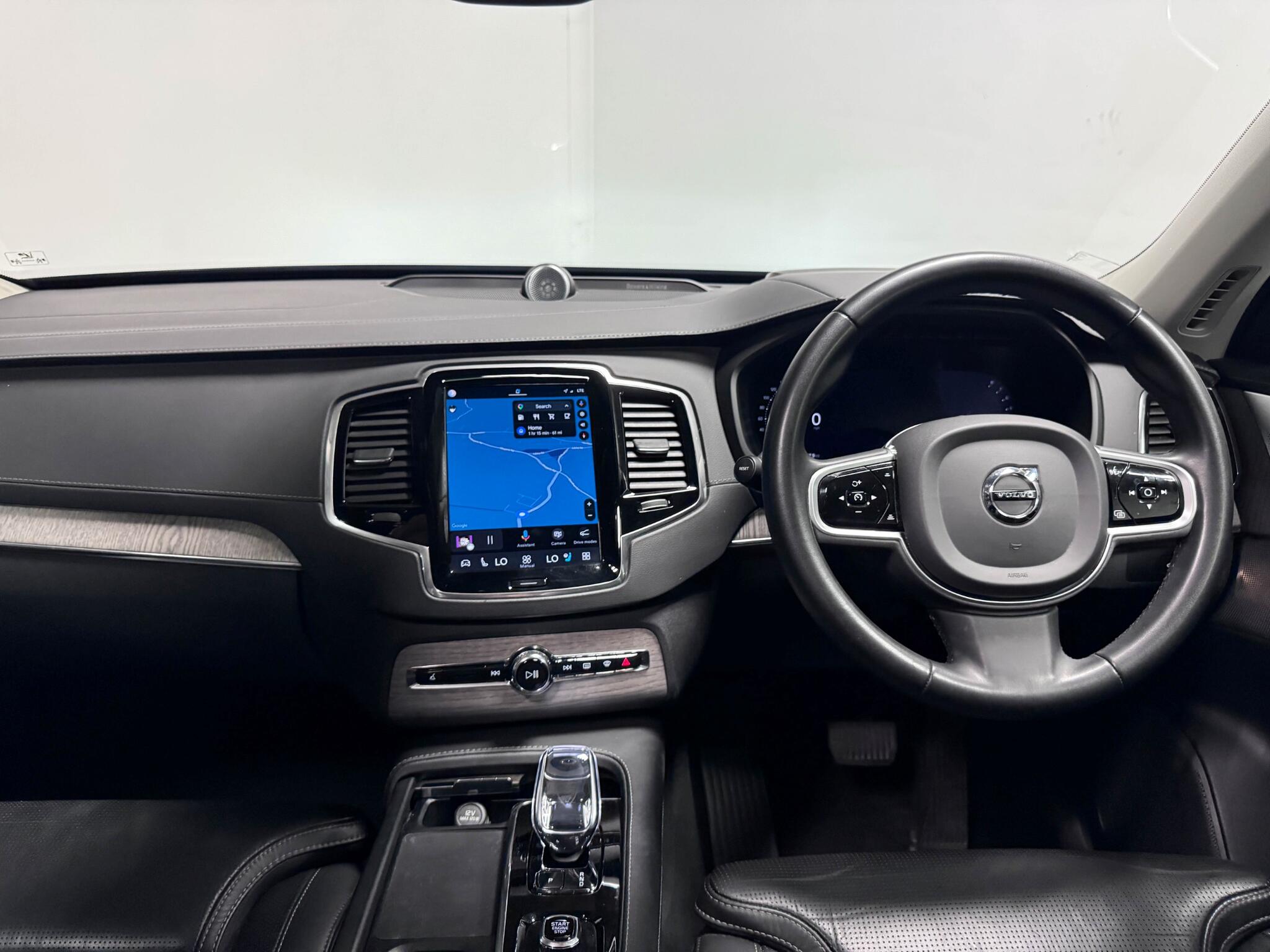 Volvo XC90 view 33
