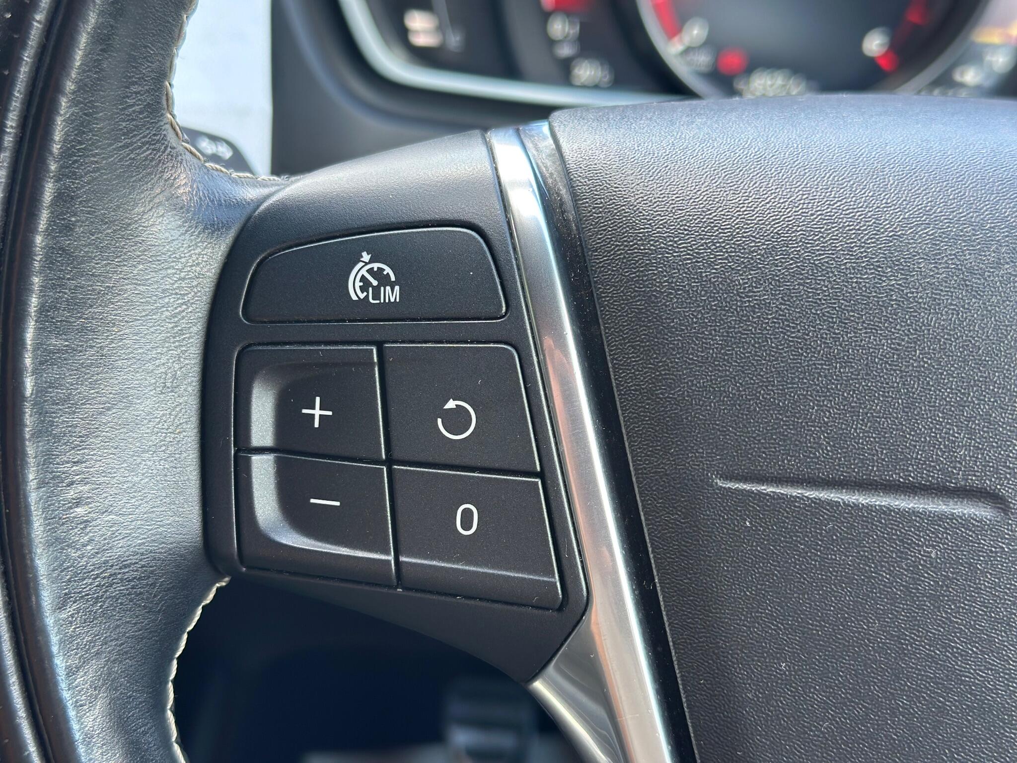 Volvo V40 view 35