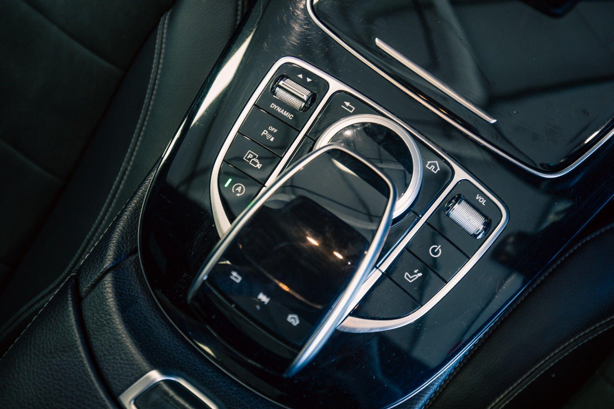Mercedes-Benz E-Class view 20