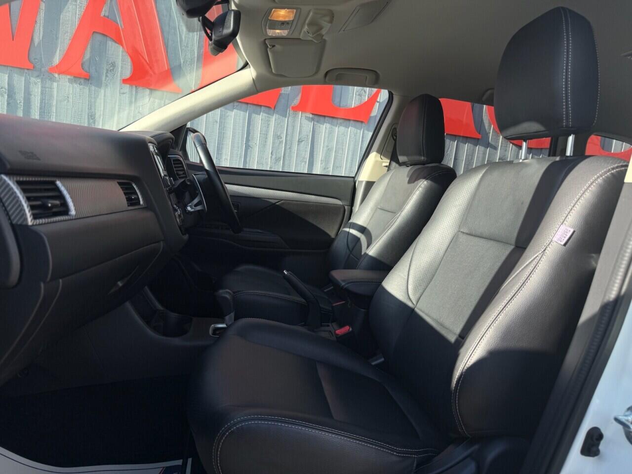 Mitsubishi Outlander view 21