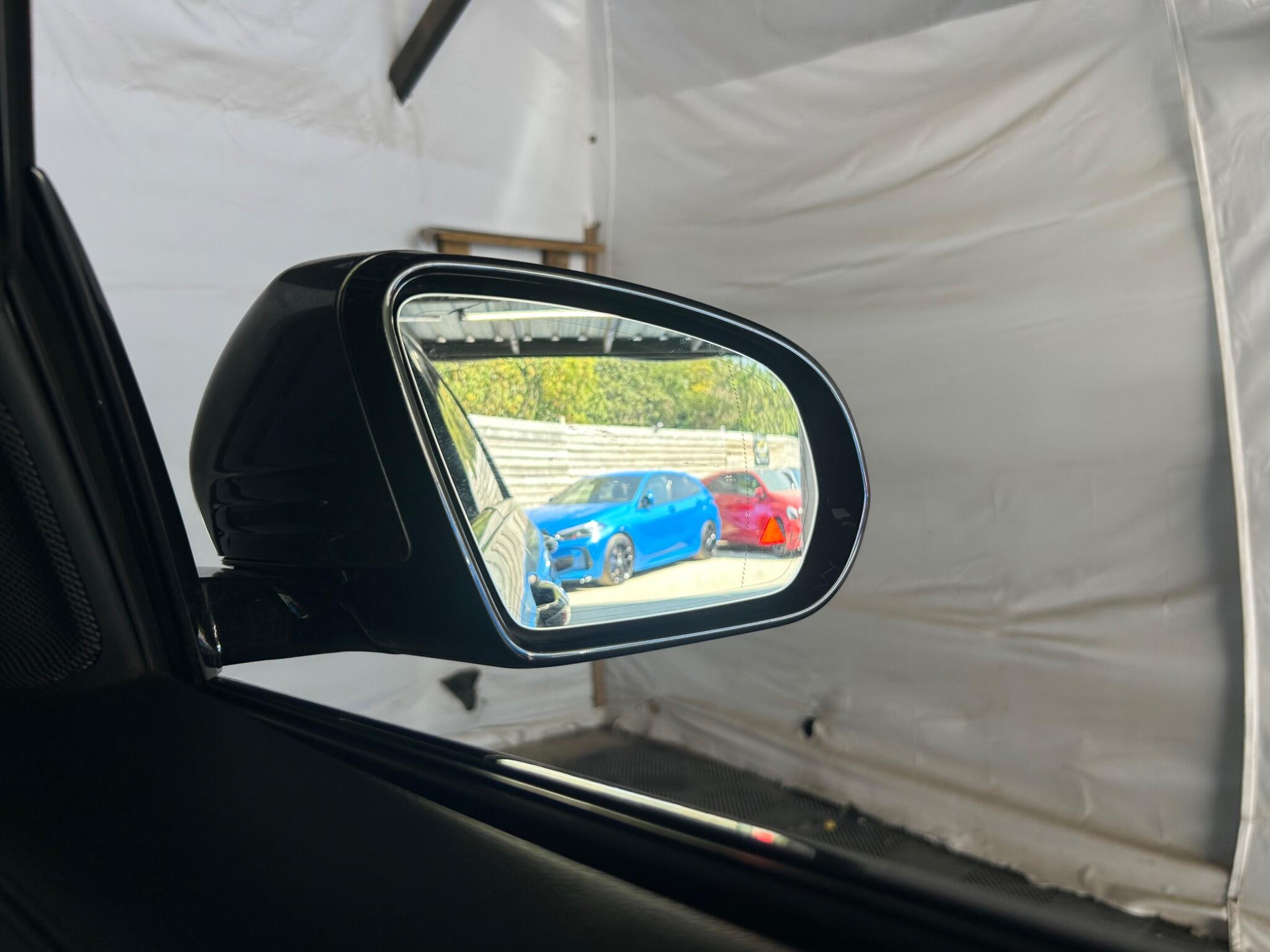 Mercedes-Benz E Class view 61