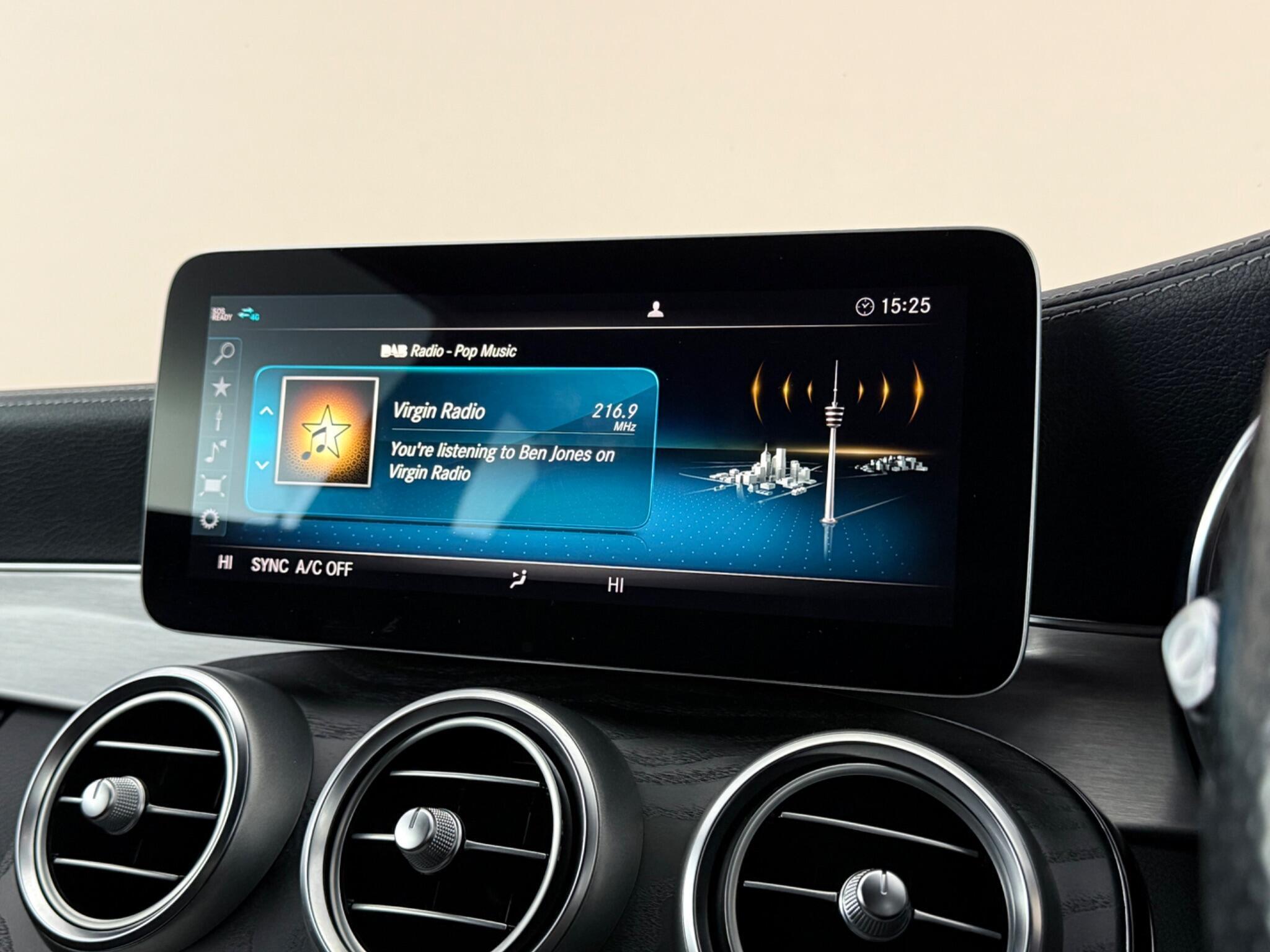 Mercedes-Benz C-Class view 23