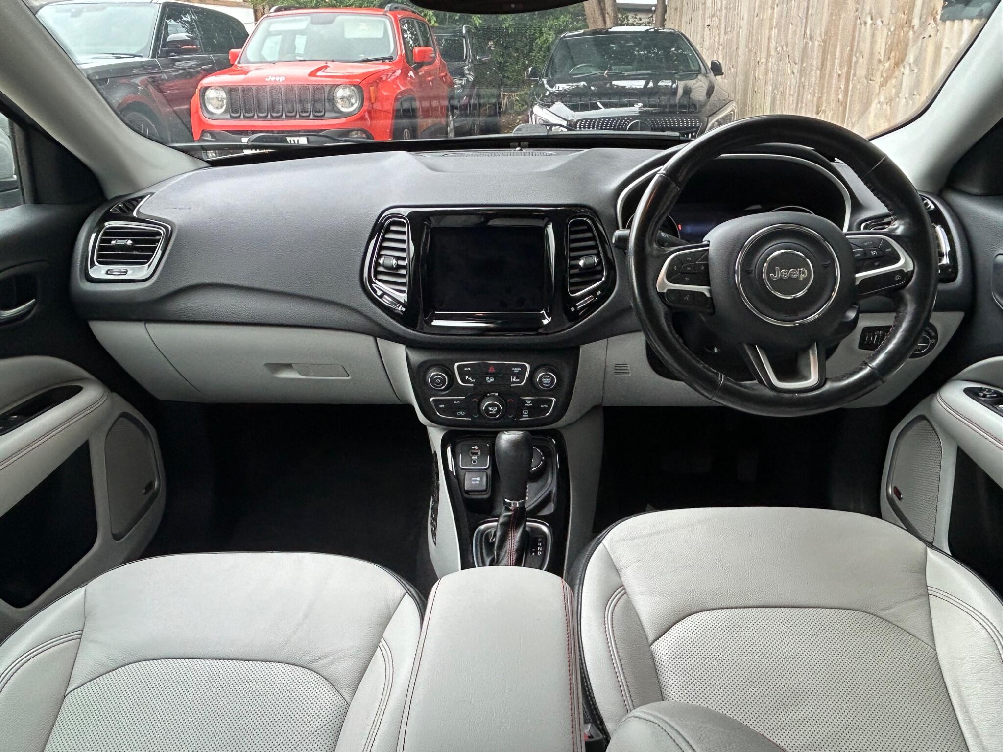 Jeep Compass view 27